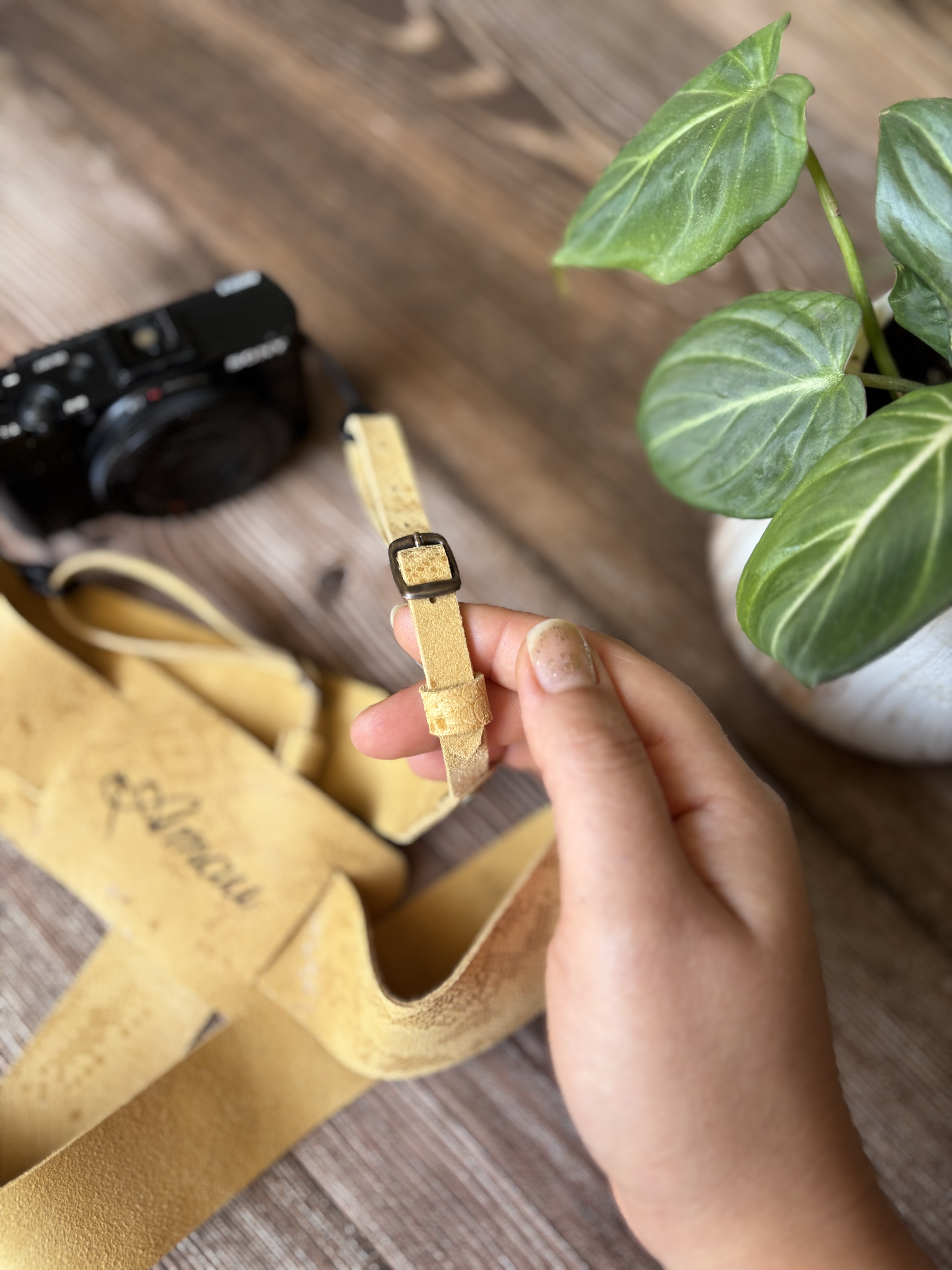 Correa de cuero para cámara fotográfica ETC color Mostaza 3