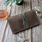 Tabaquera de cuero color Chocolate Musgo - Miniatura 7