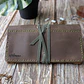 Tabaquera de cuero color Chocolate Musgo - Miniatura 11
