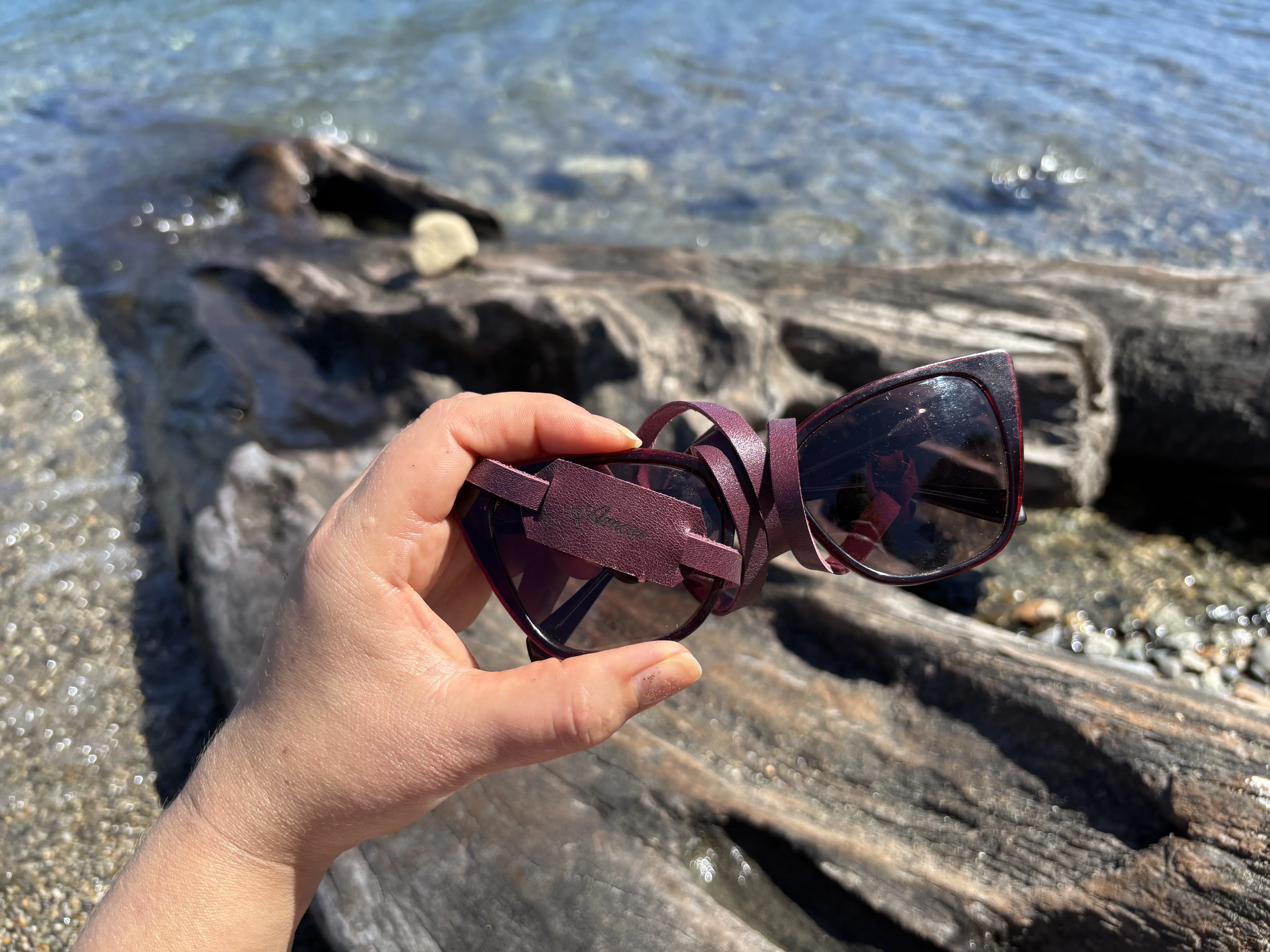 Strap de cuero para lentes color Guinda 3