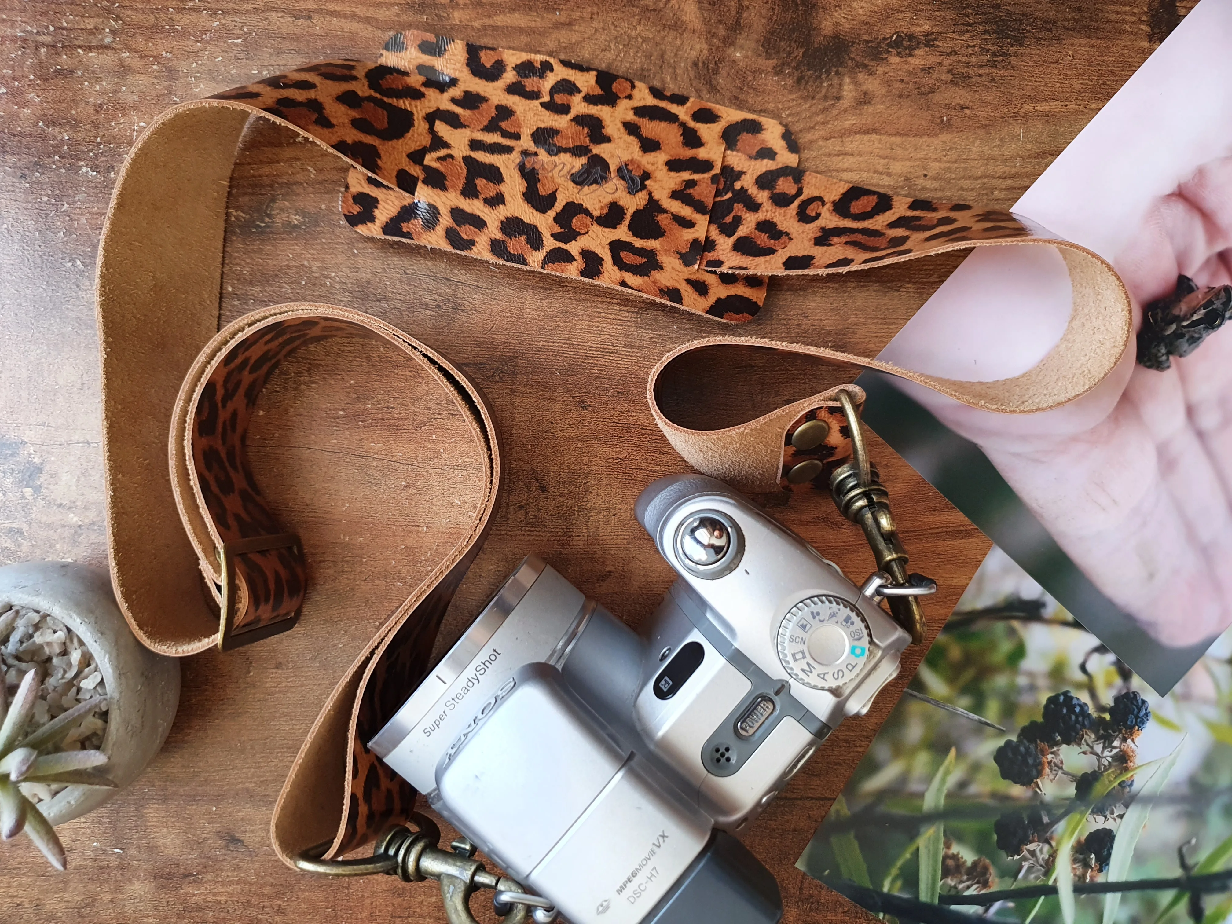Strap de cuero para cámara fotográfica color  Leopardo ETM 1