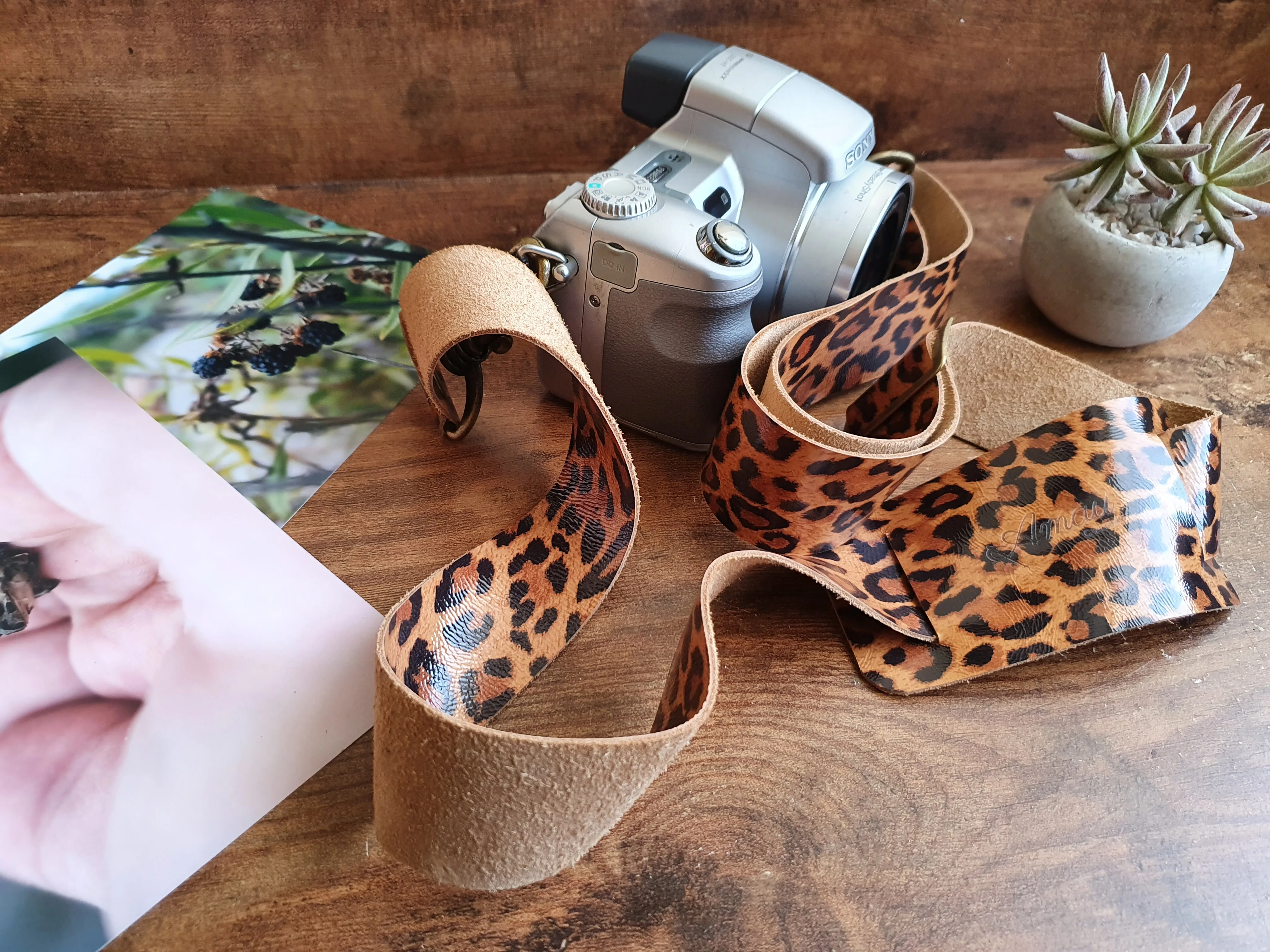 Strap de cuero para cámara fotográfica color  Leopardo ETM 5