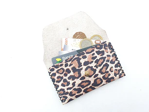 Monedero de cuero color Leopardo blanco