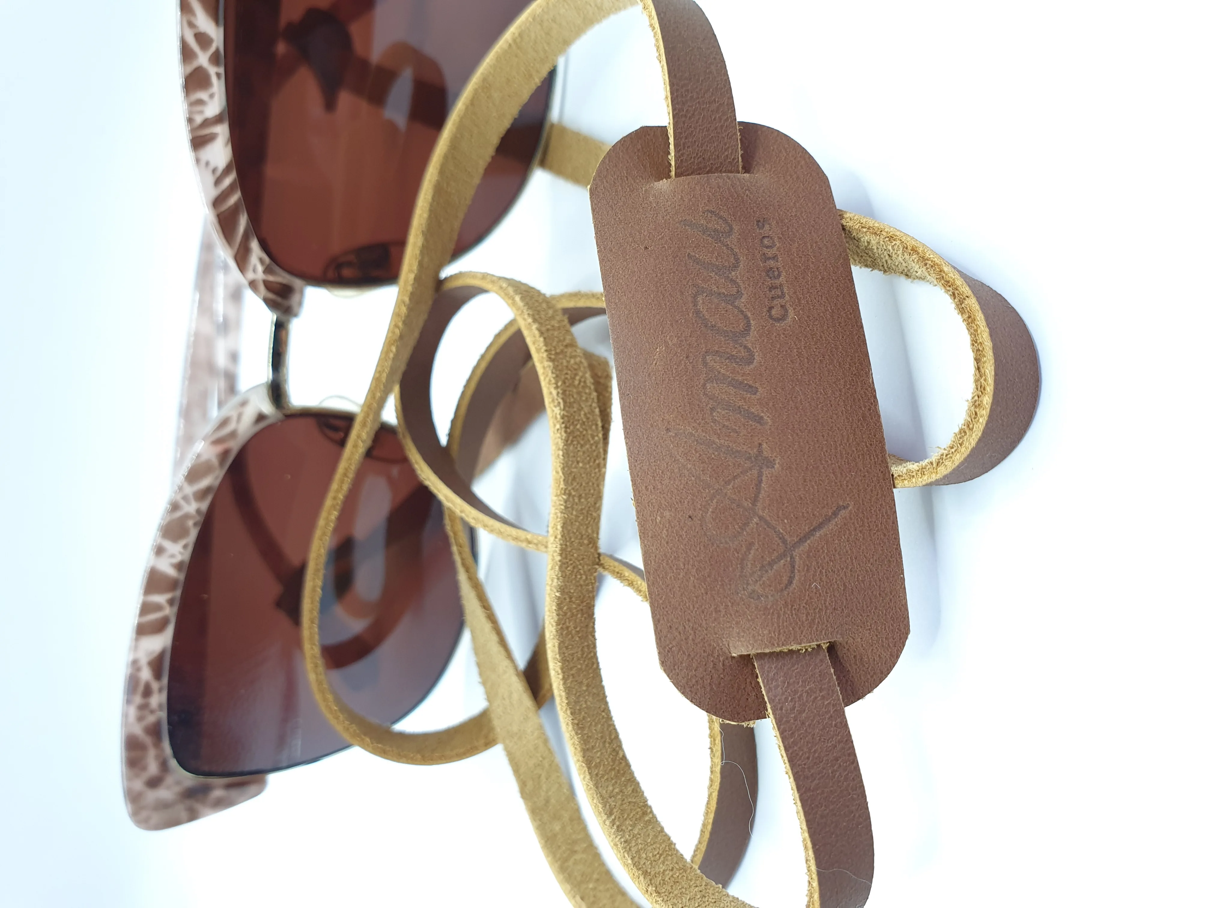Strap para lentes cuero color Caramelo 2
