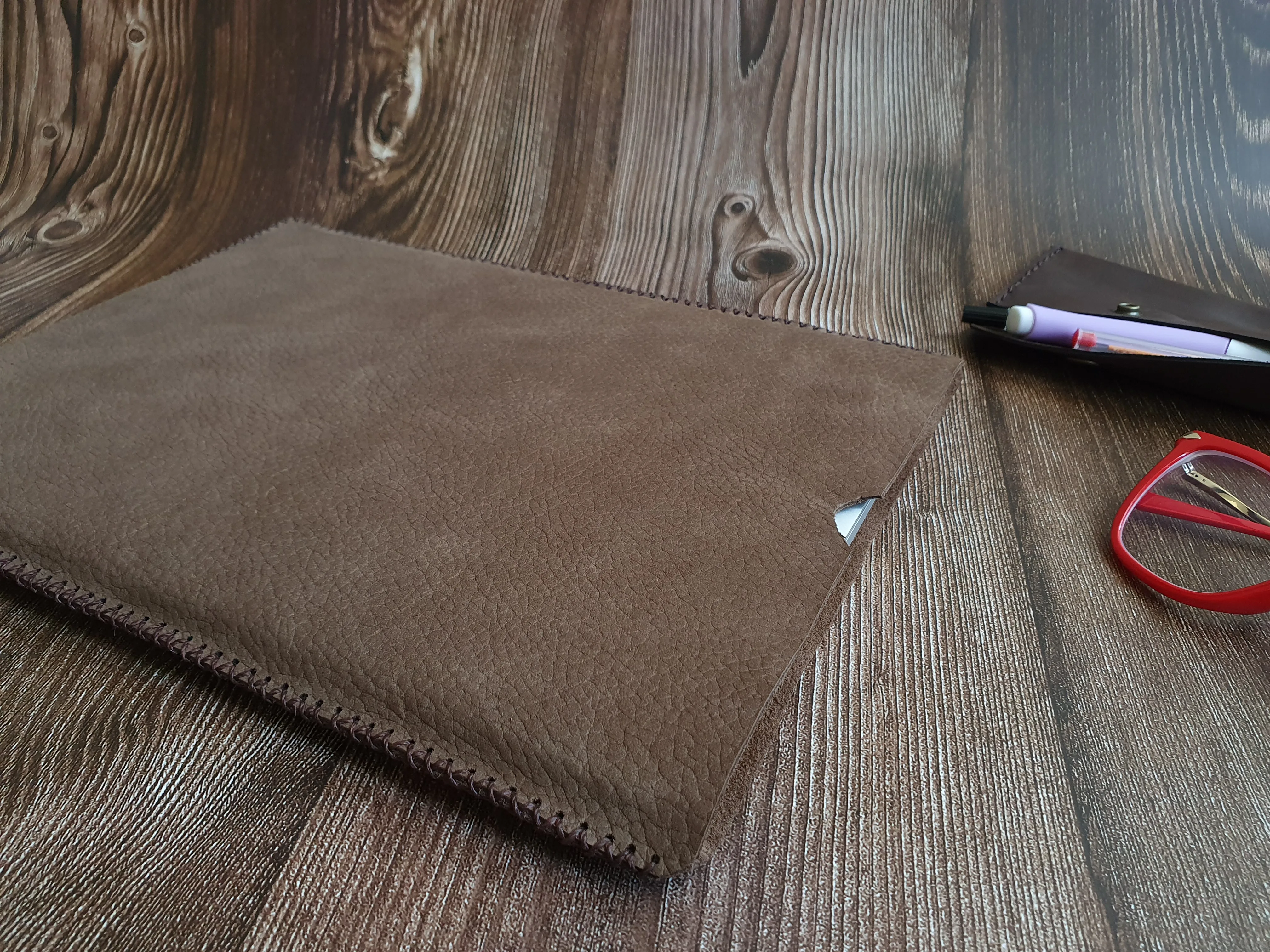 Funda de cuero para notebook de 13
