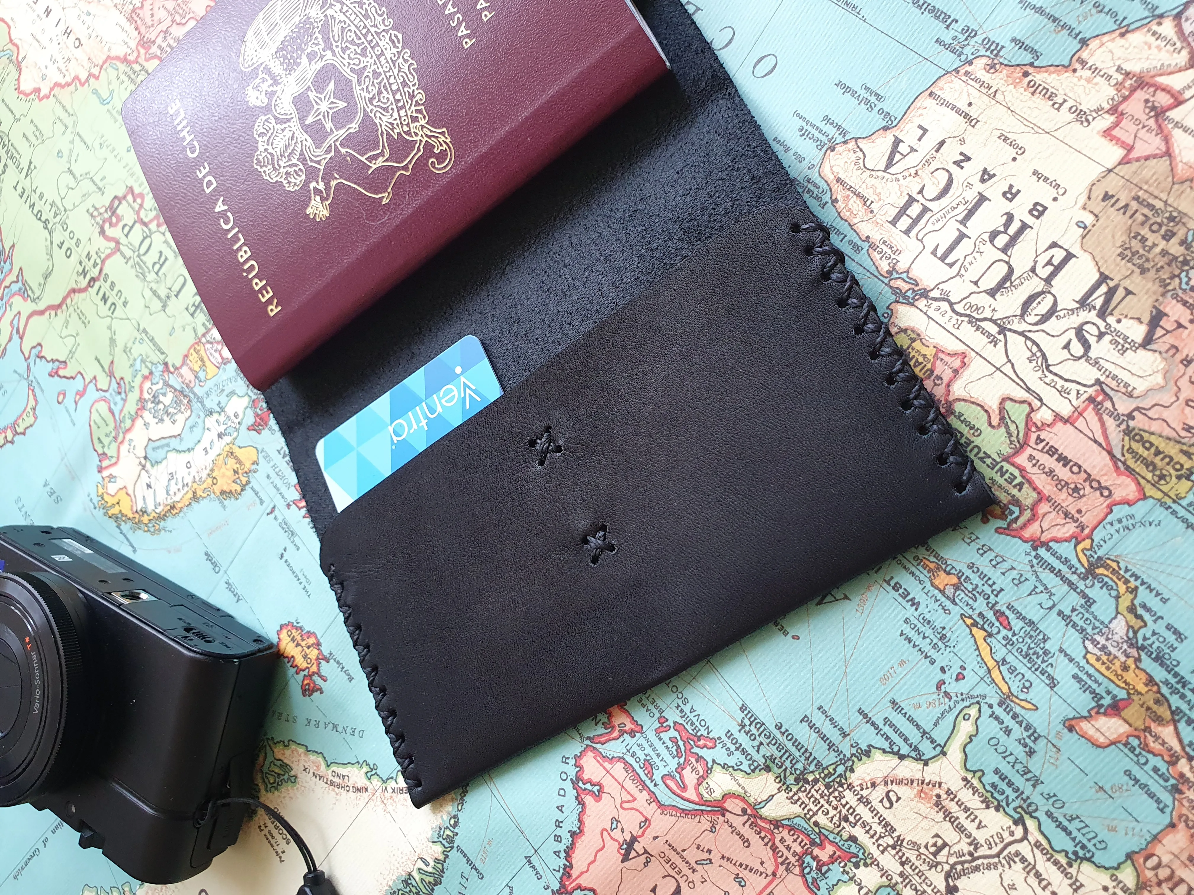 Funda pasaporte de cuero color Negro 2
