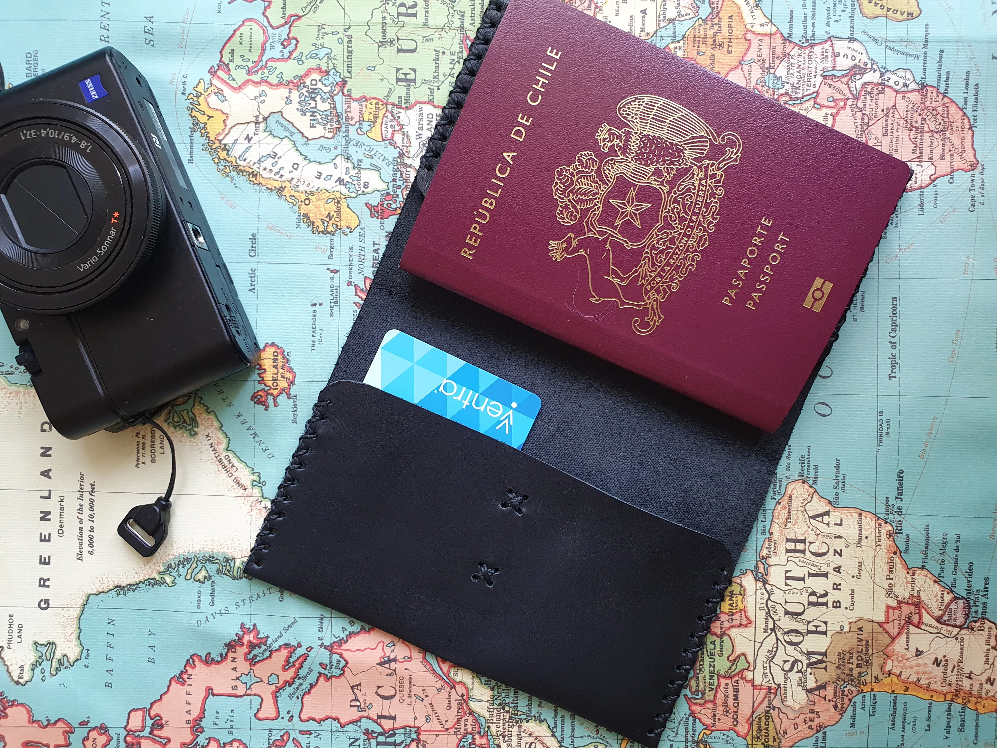 Funda pasaporte de cuero color Negro 5