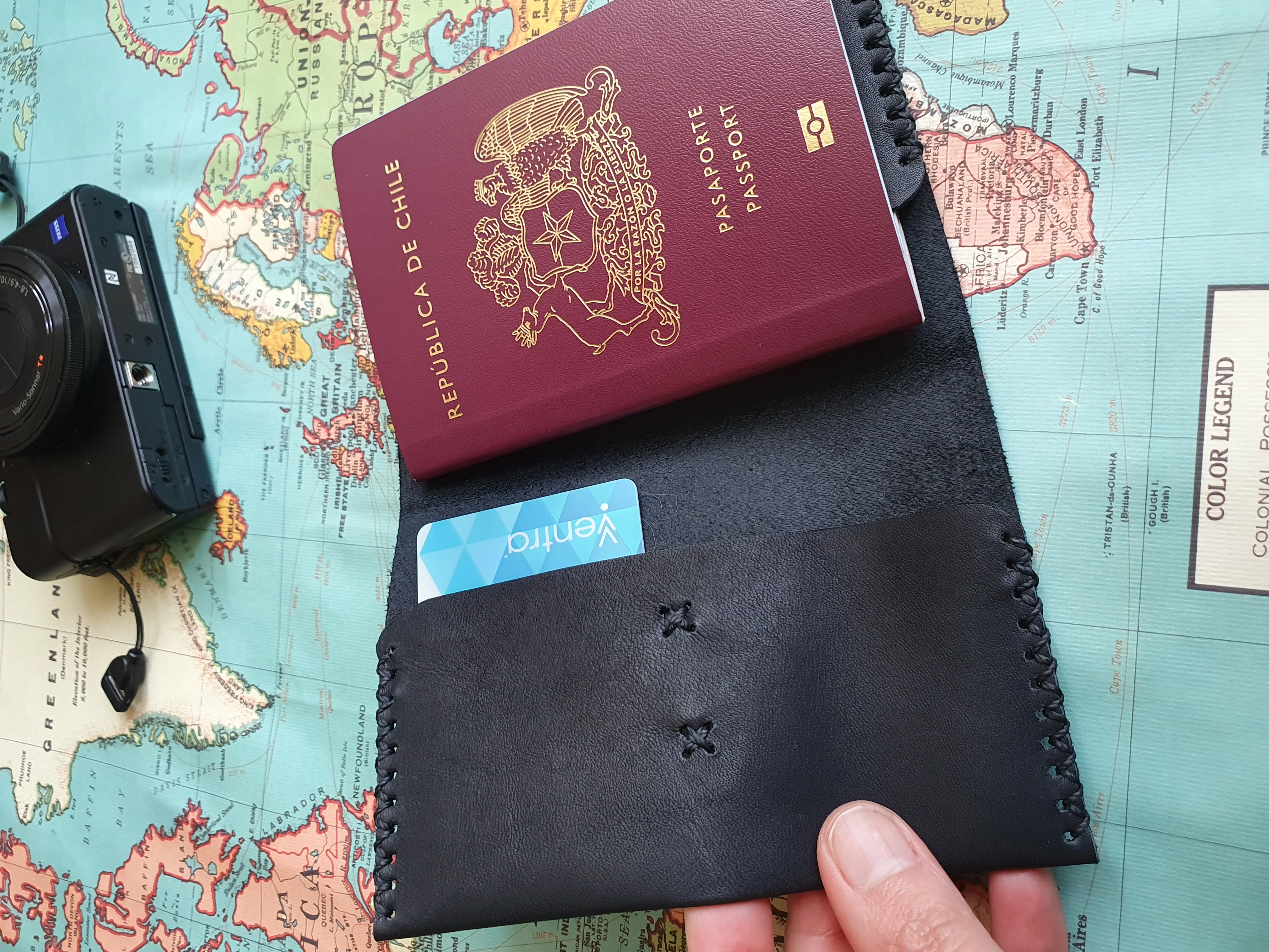 Funda pasaporte de cuero color Negro 7