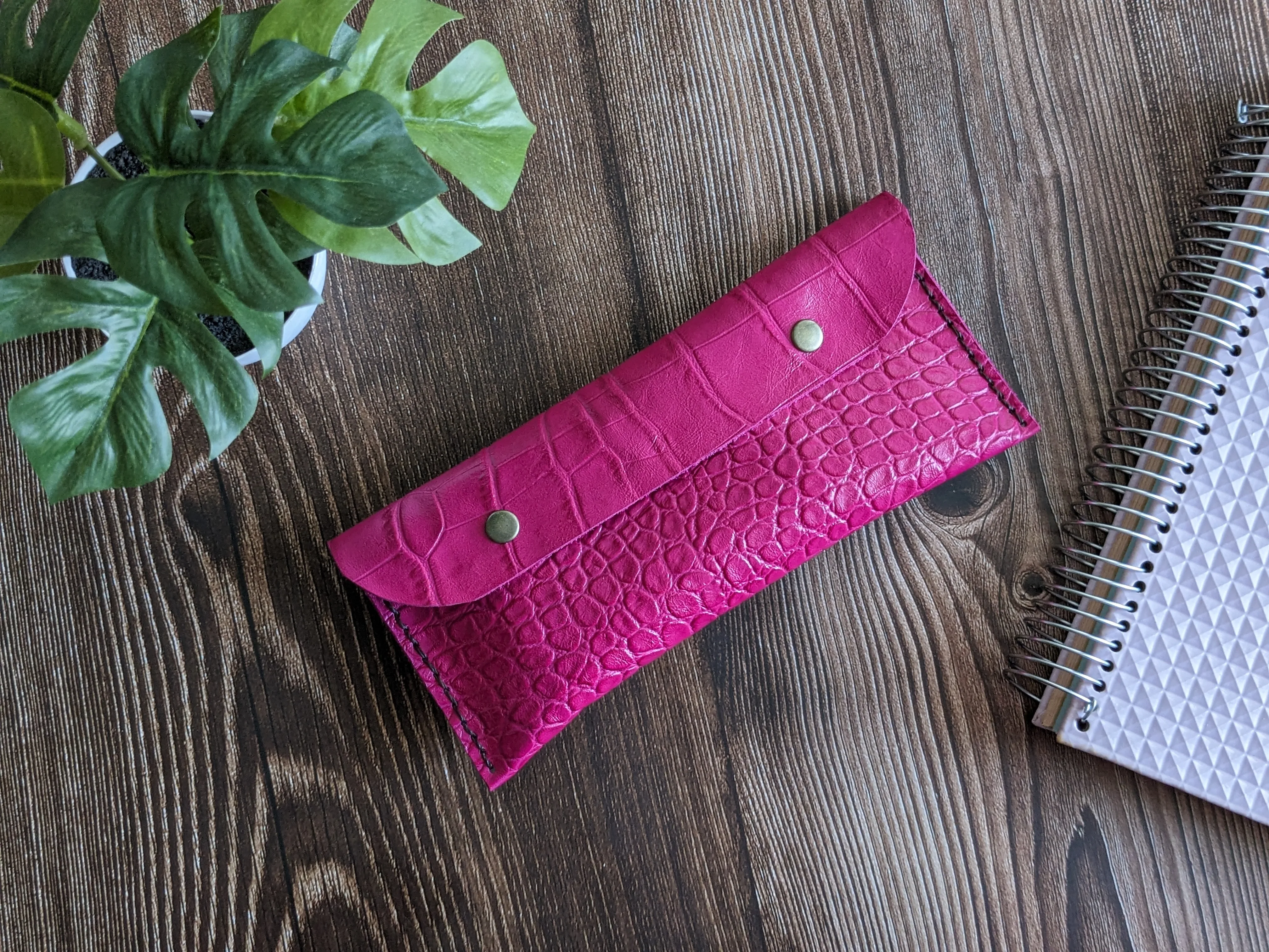 Estuche de cuero color Cobra Rosa M 1