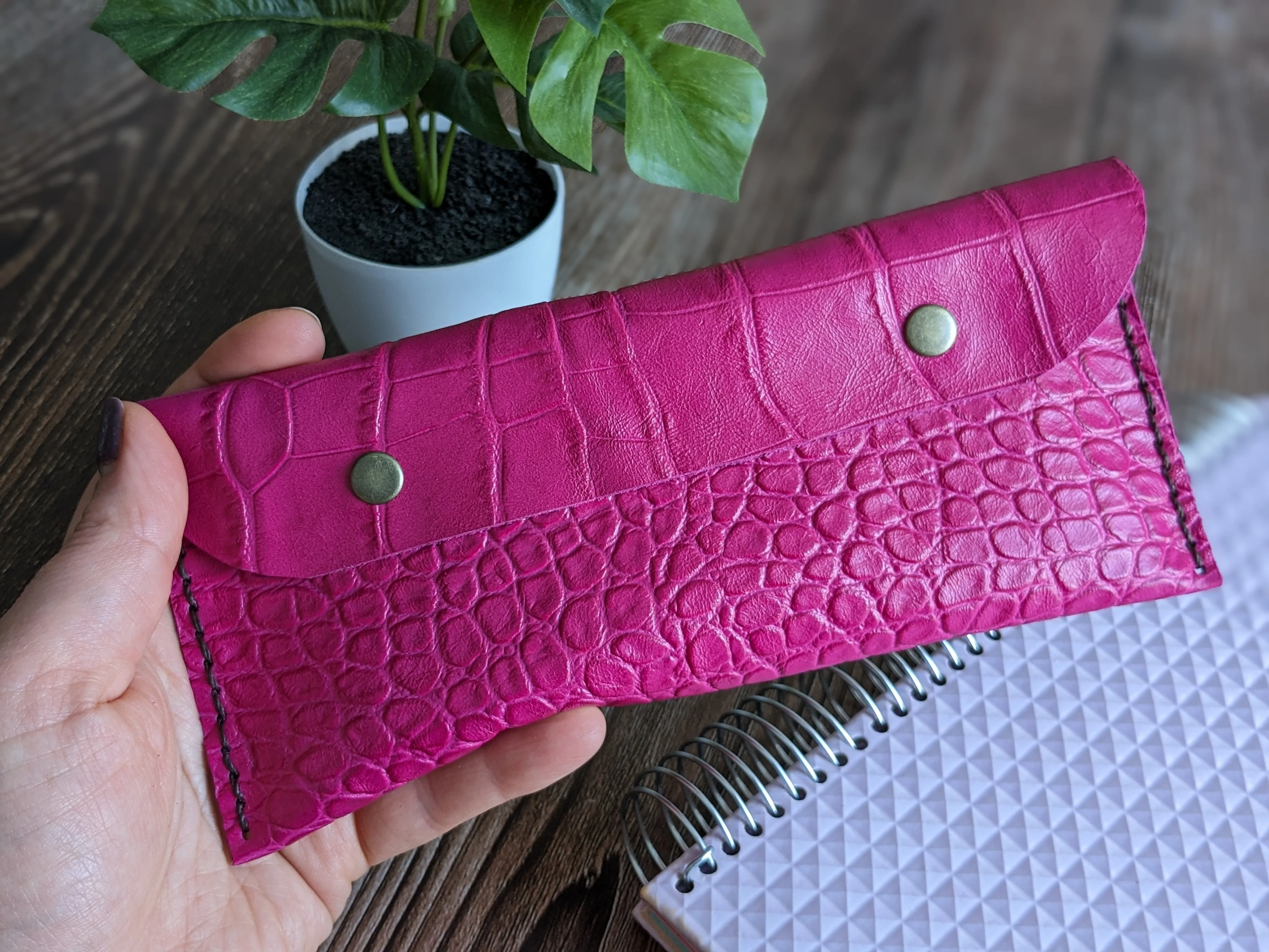 Estuche de cuero color Cobra Rosa M 8