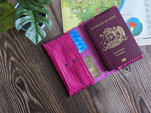 Porta pasaporte color Cobra Rosa