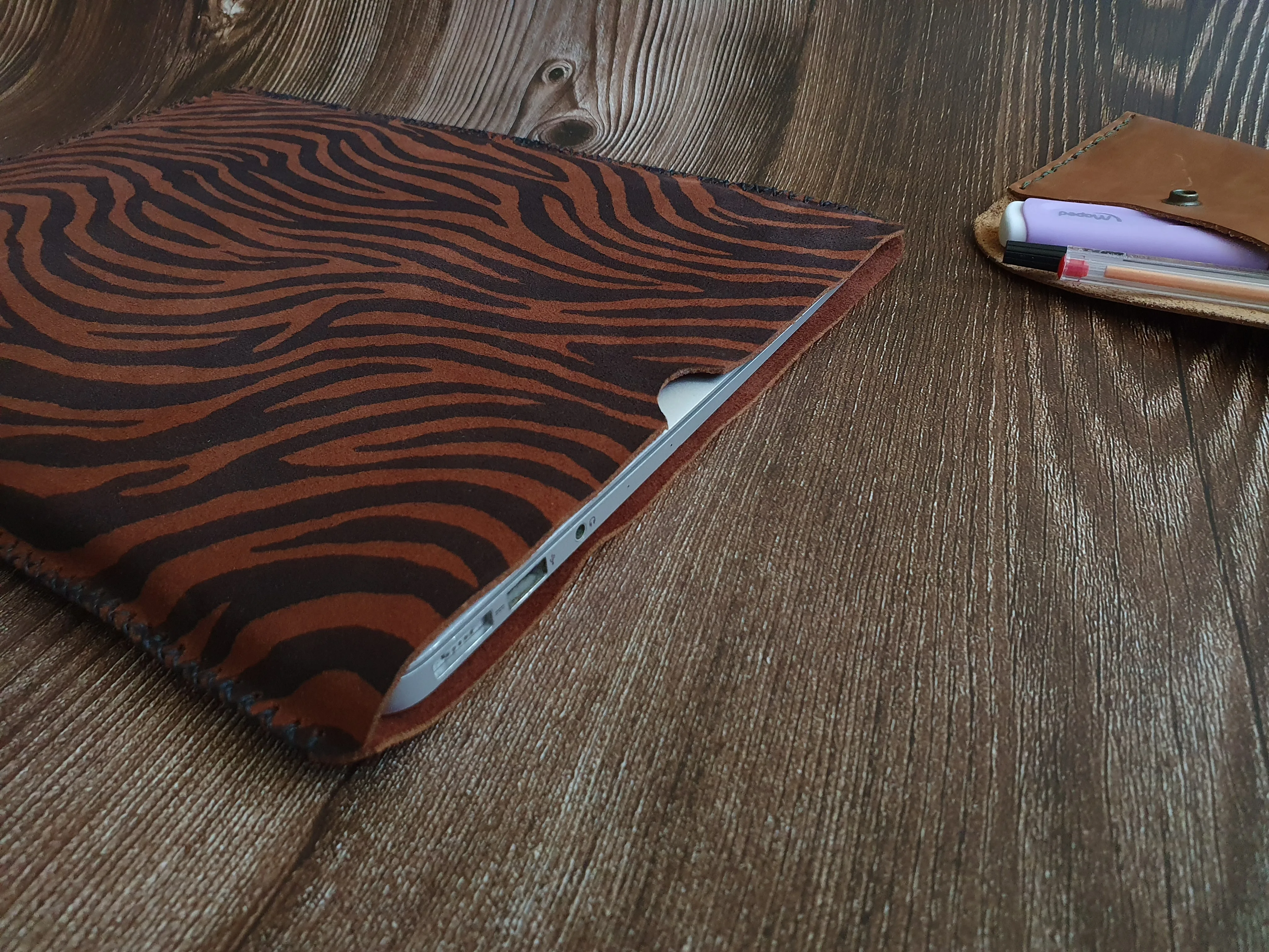 Funda de cuero para notebook de 13