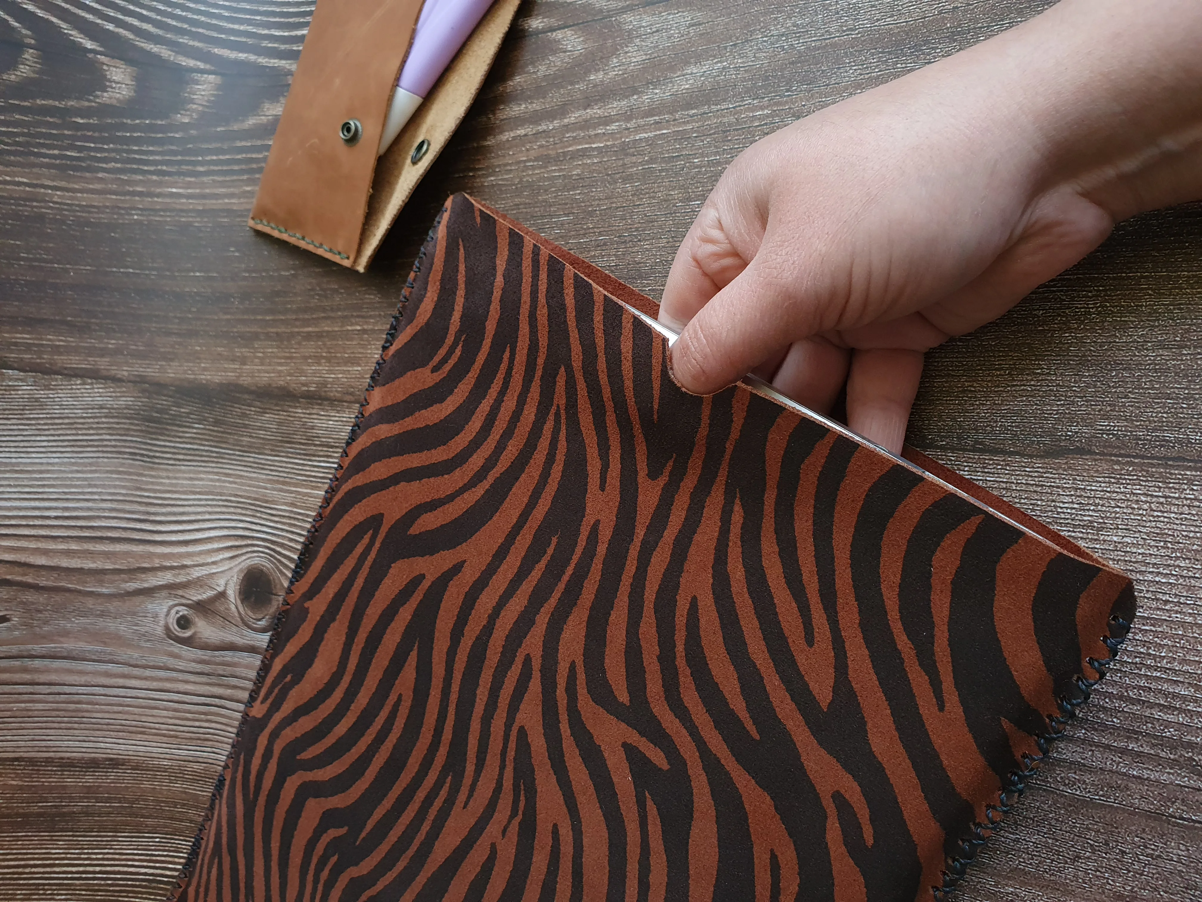 Funda de cuero para notebook de 13