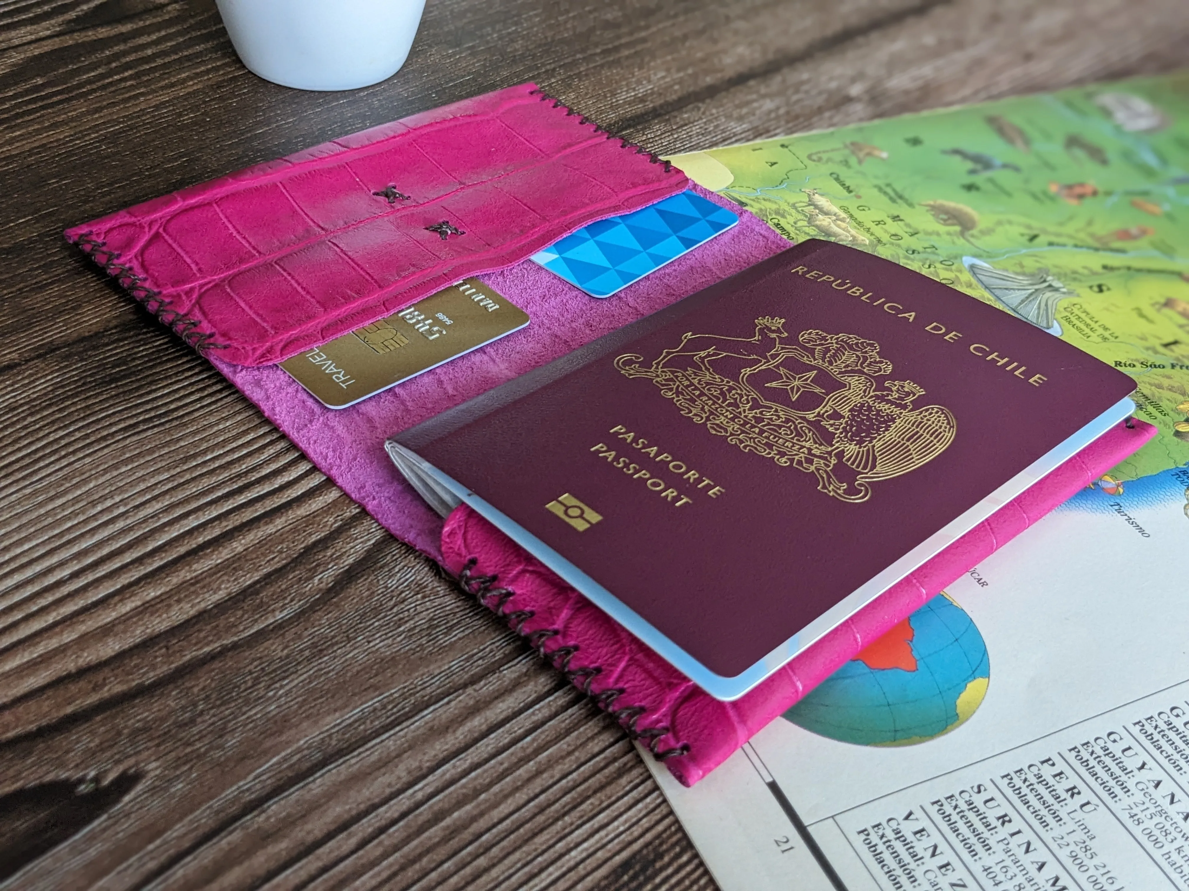 Porta pasaporte color Cobra Rosa 9