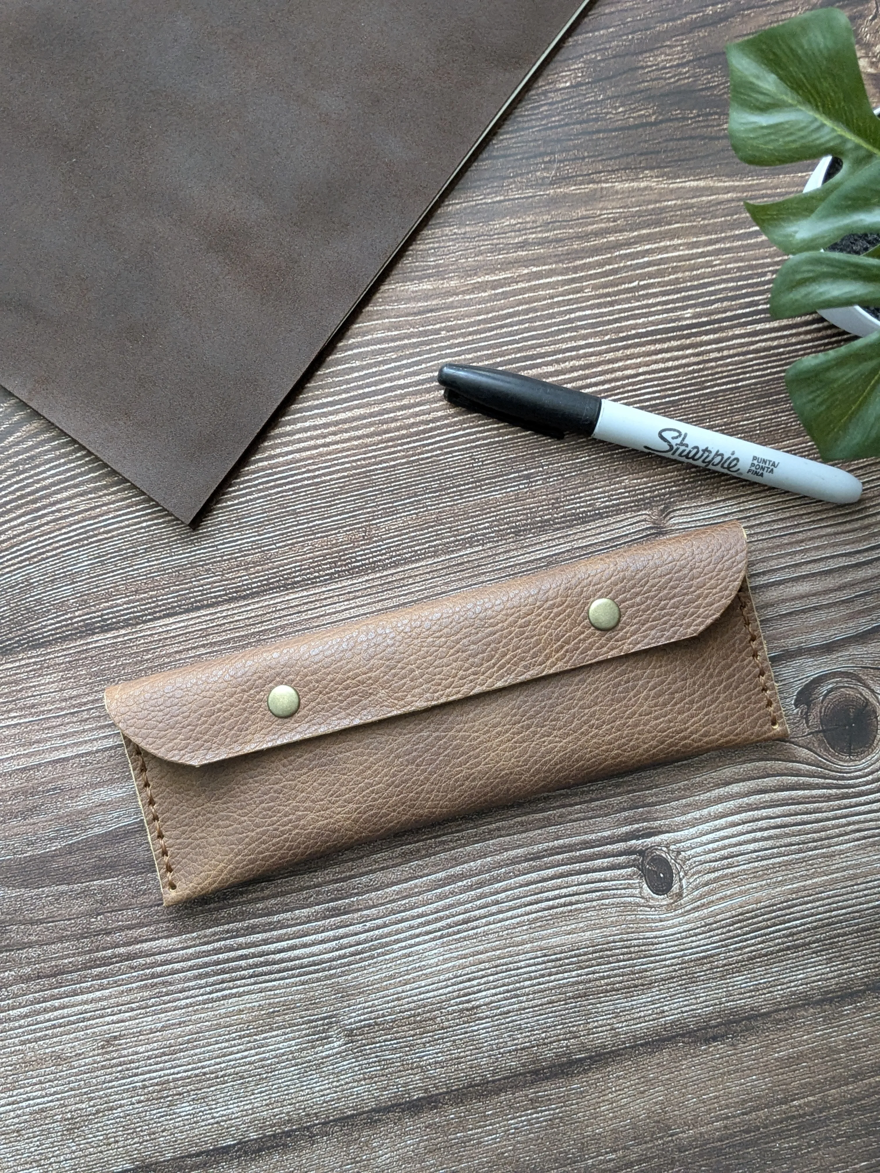 Estuche de cuero color Almendra S 8