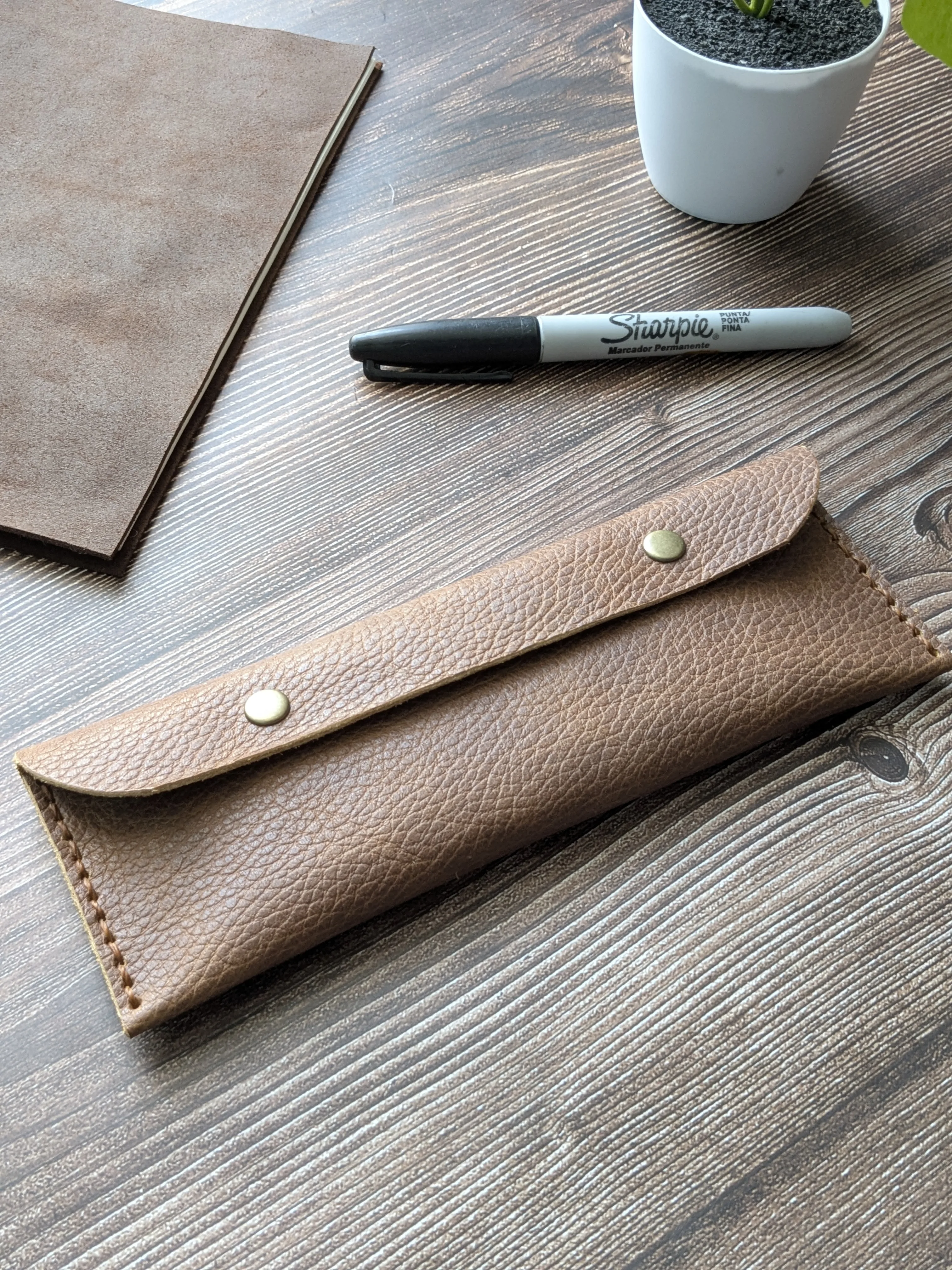 Estuche de cuero color Almendra S 2