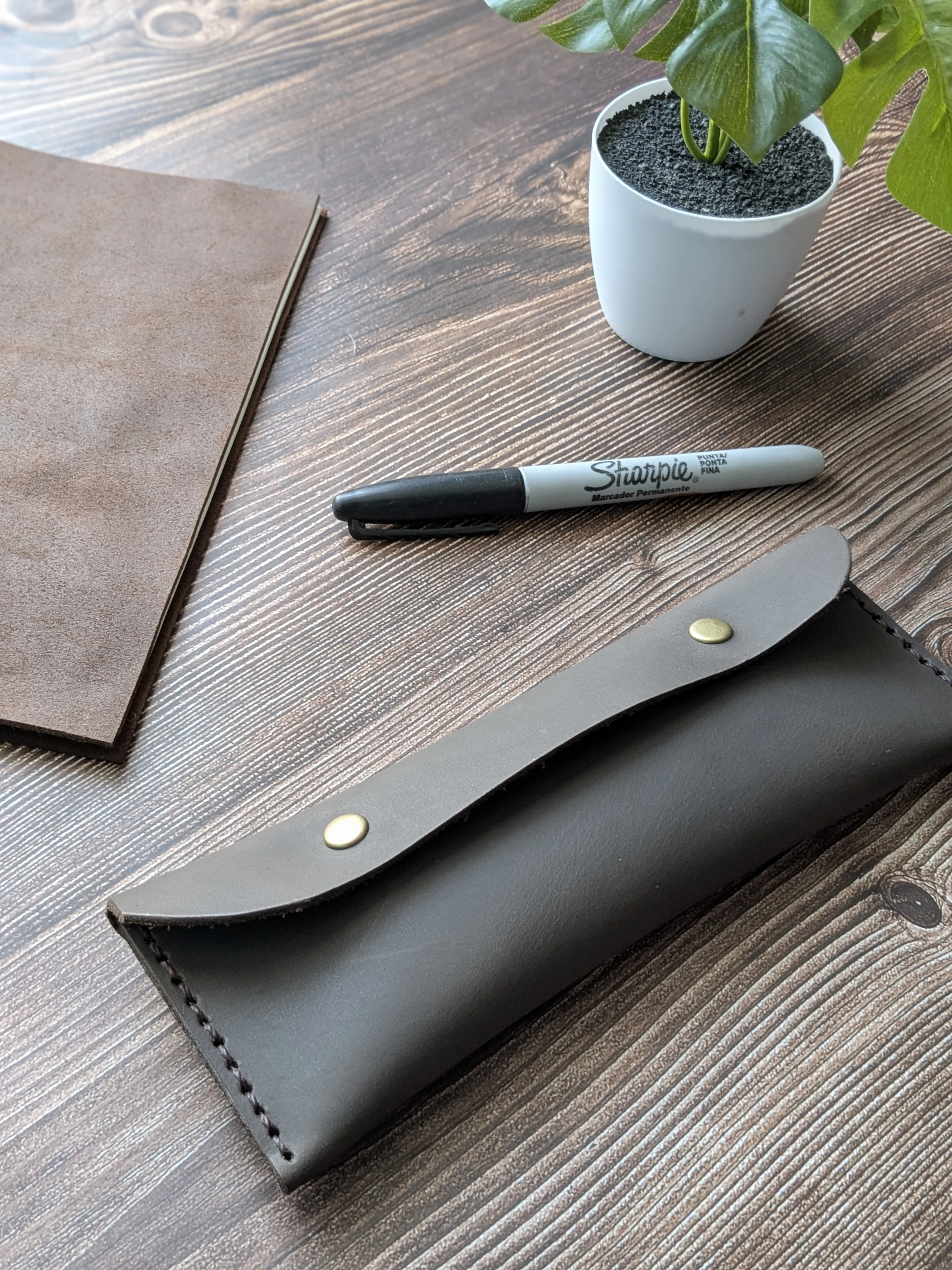 Estuche de cuero color Café Moro S 5