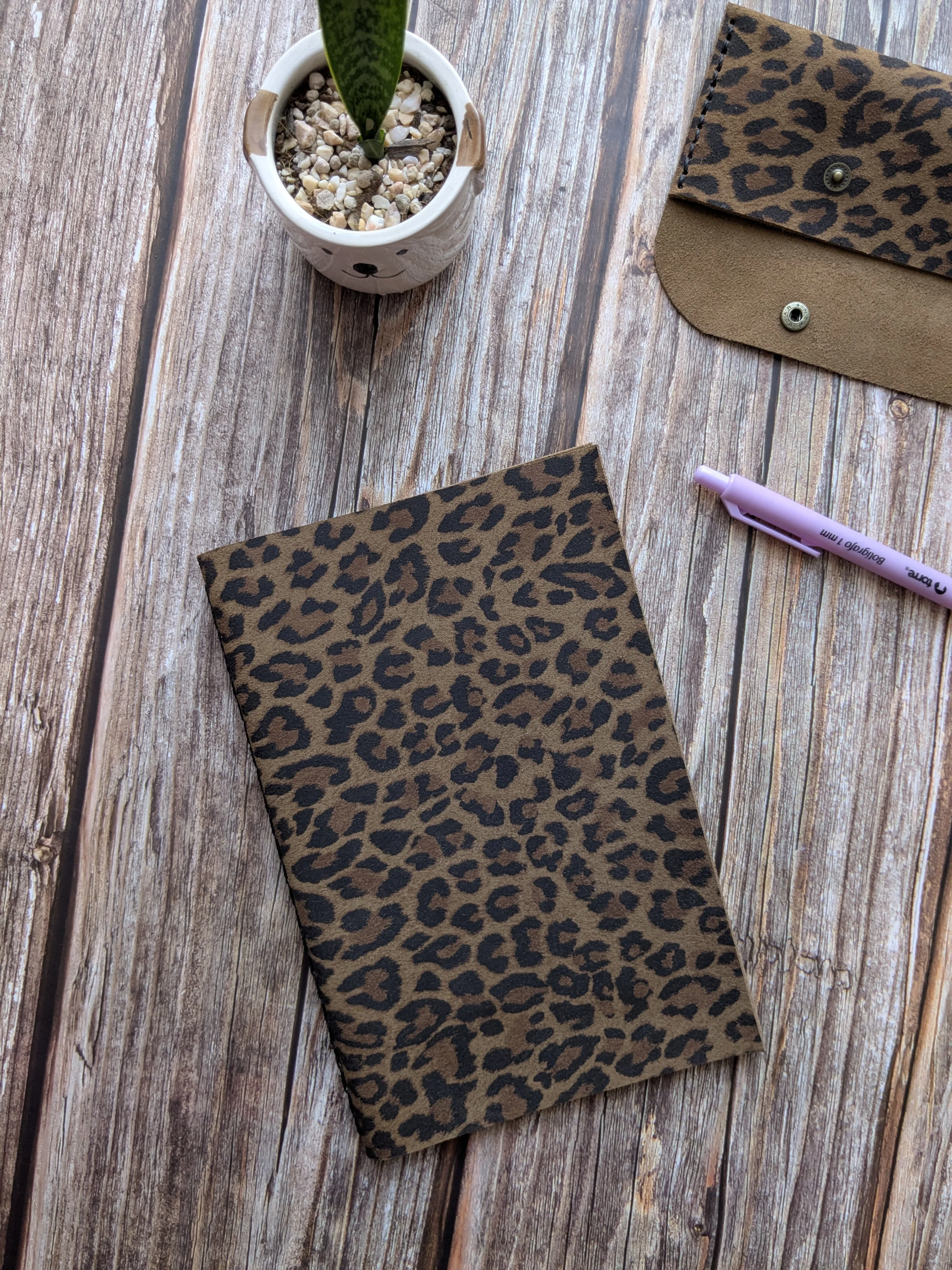 Bitácora grande color Leopardo Taupe 14