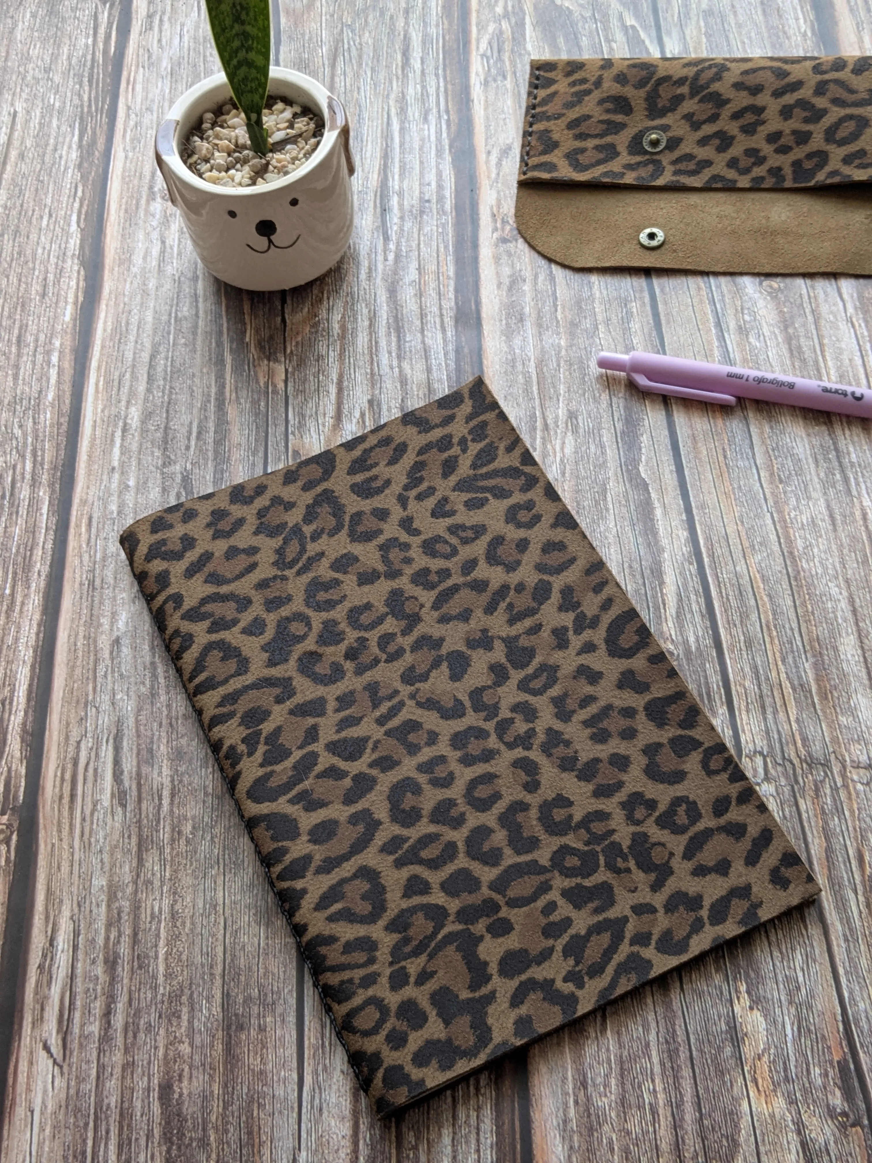 Bitácora grande color Leopardo Taupe 12