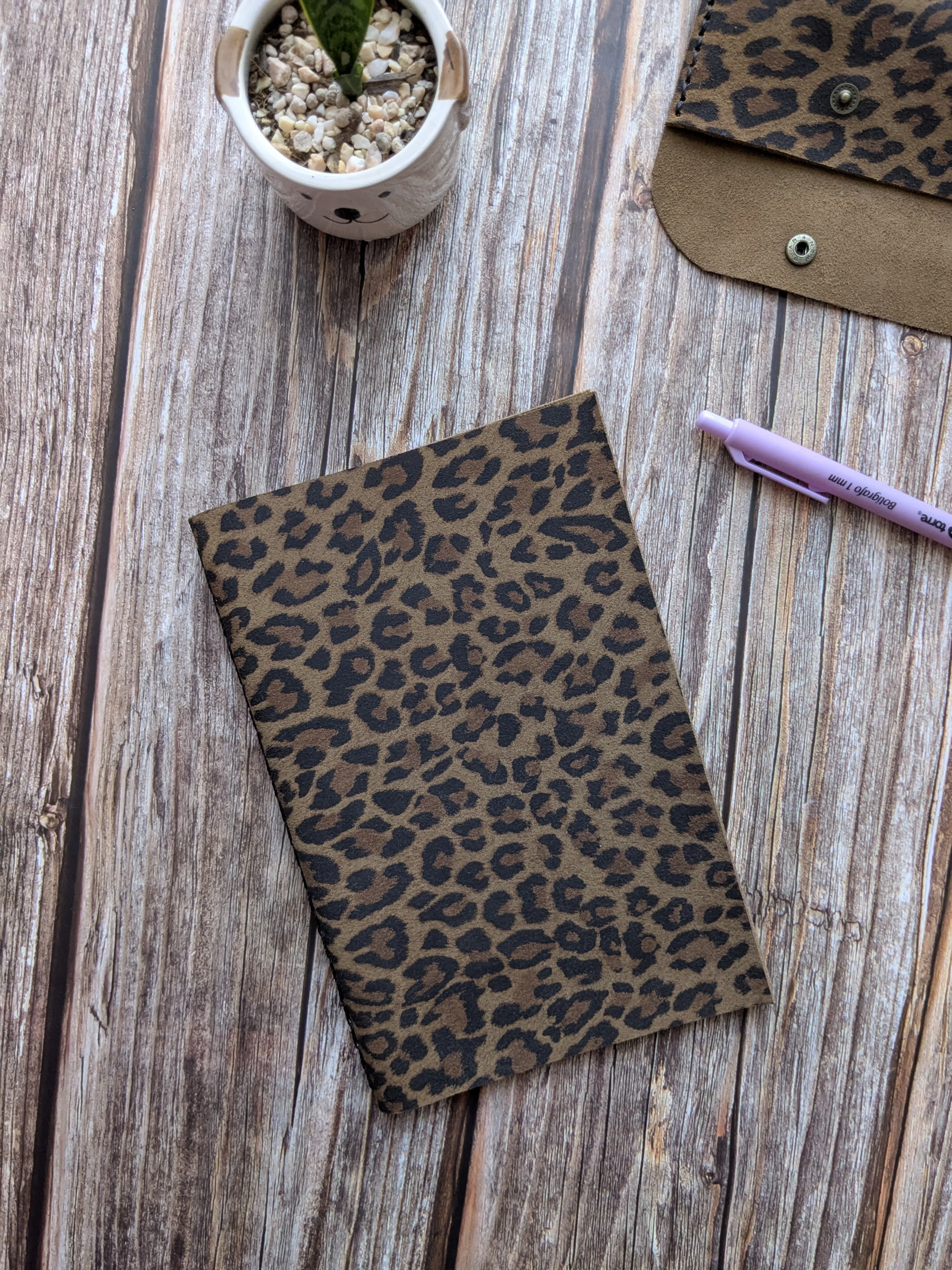 Bitácora grande color Leopardo Taupe 5