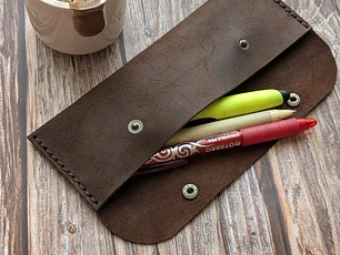 Estuche de cuero De color Chocolate 