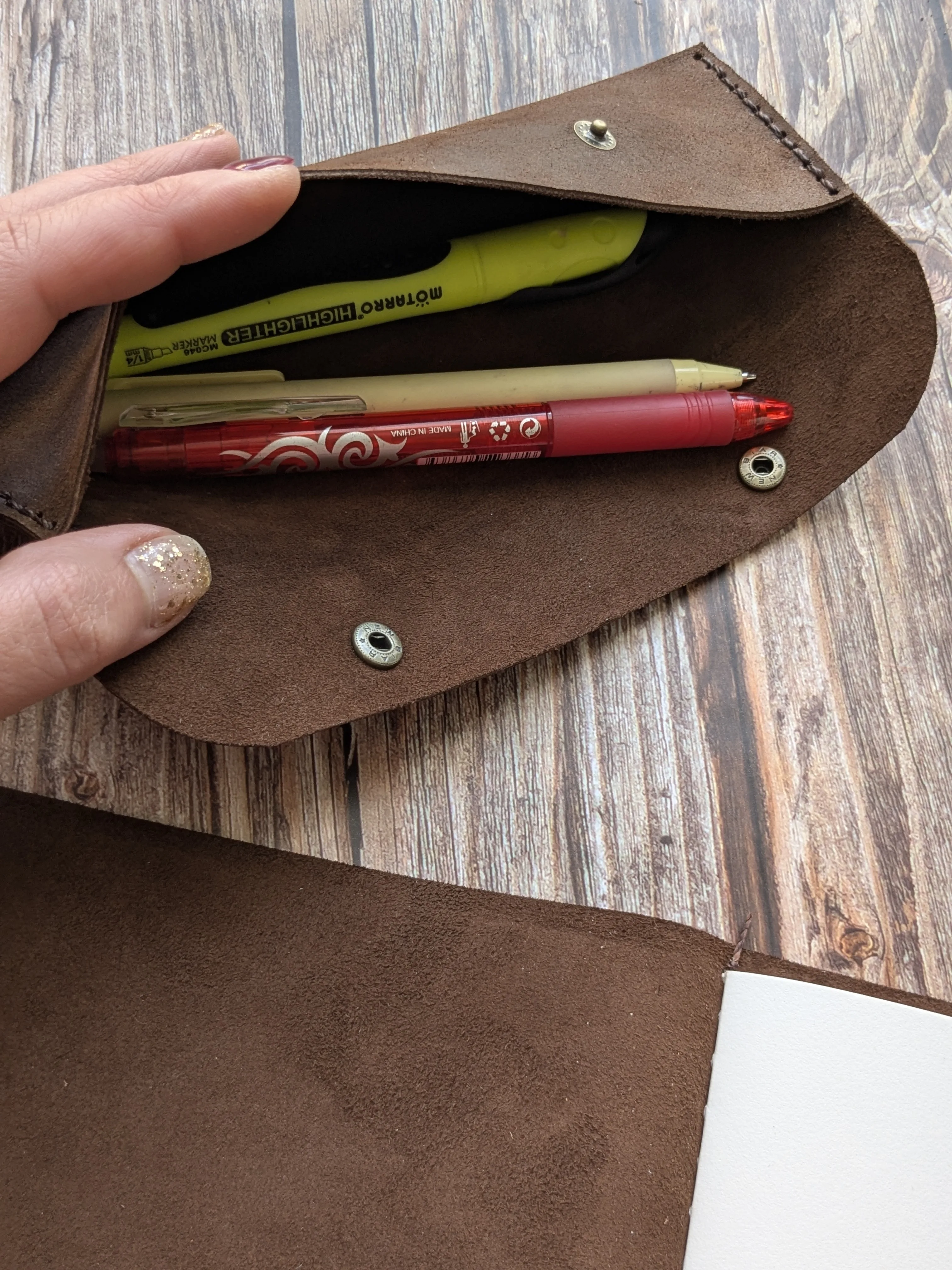 Estuche de cuero De color Chocolate  2