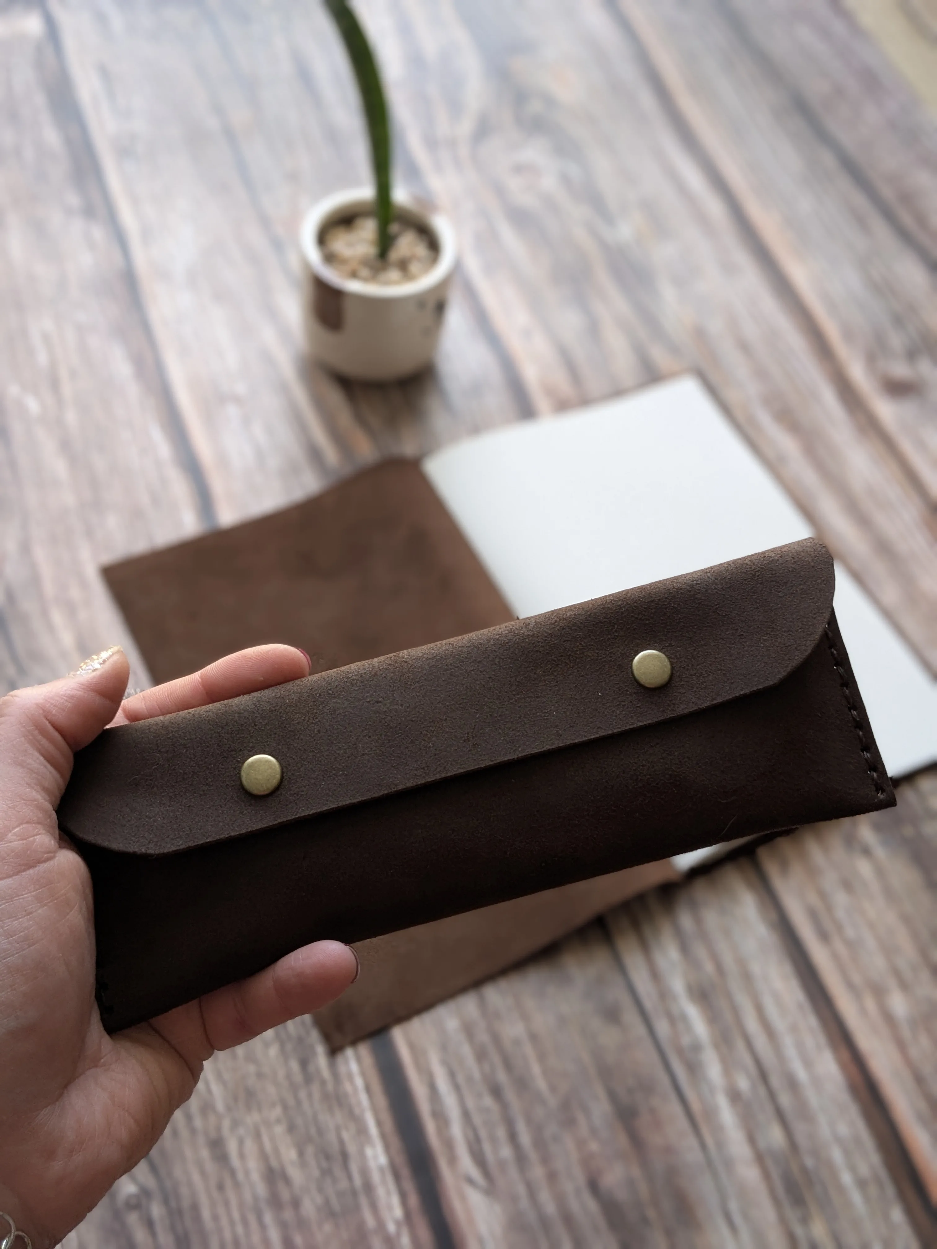 Estuche de cuero De color Chocolate  4