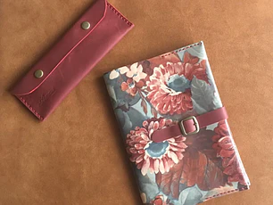 Estuche M cuero color Cereza