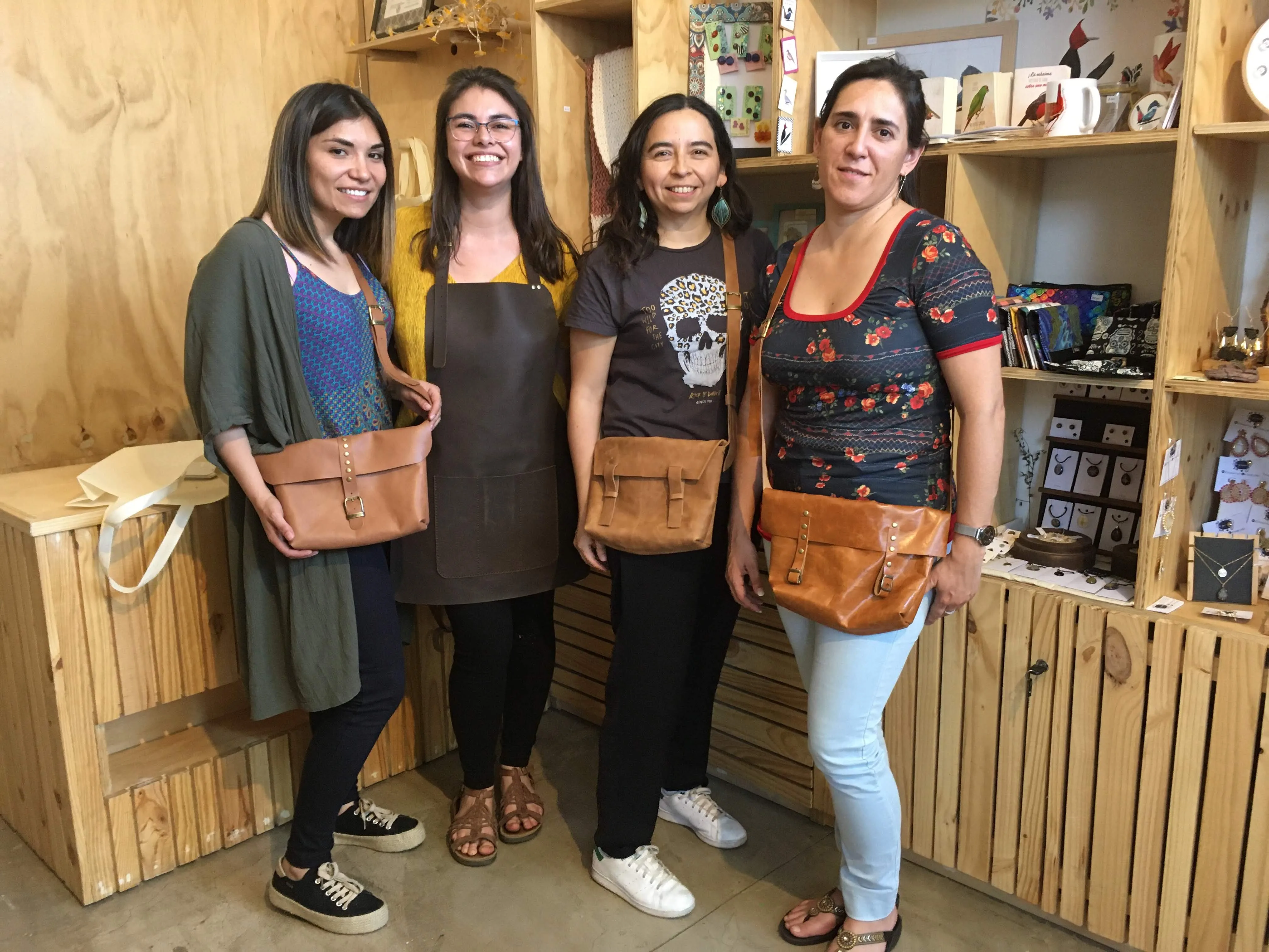Taller para fabricar y diseñar tu propio bolso de cuero 6
