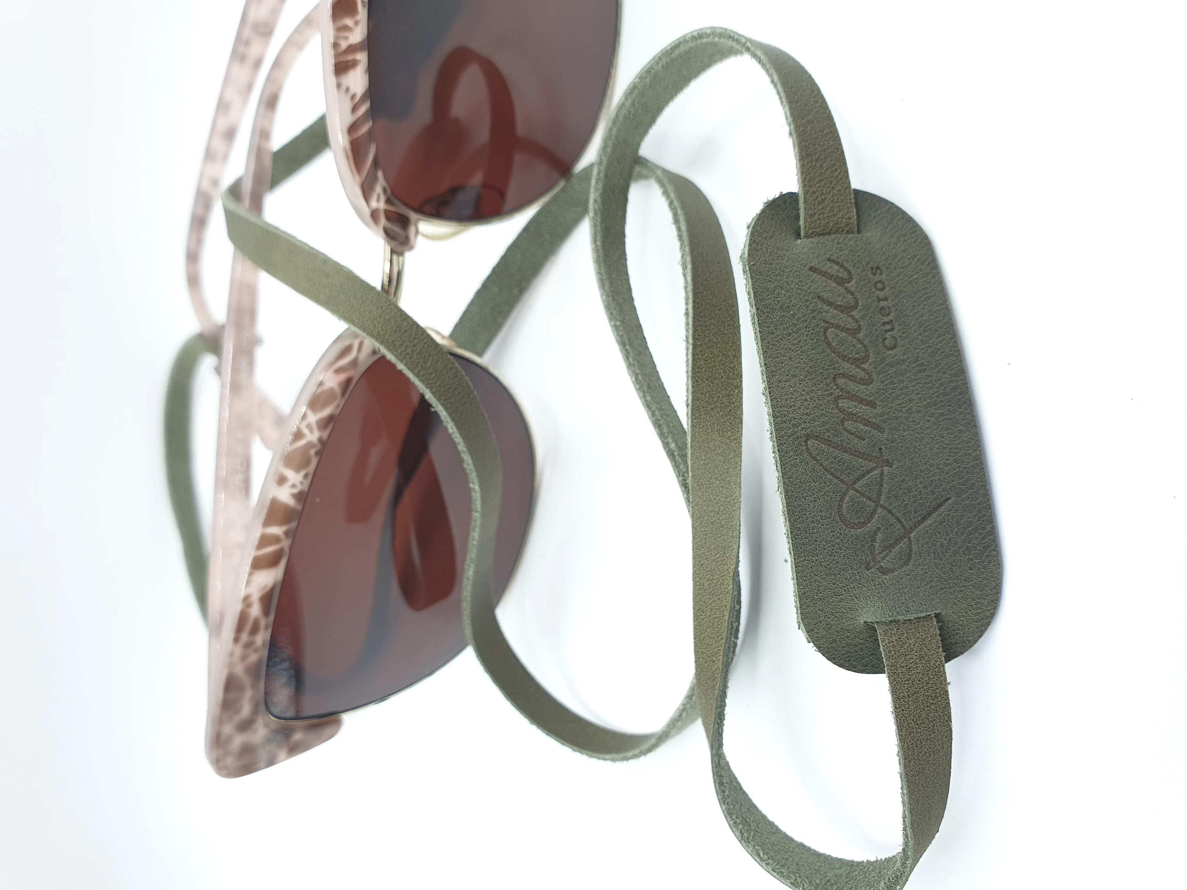 Correa de cuero para lentes ópticos o de sol color Oliva 4