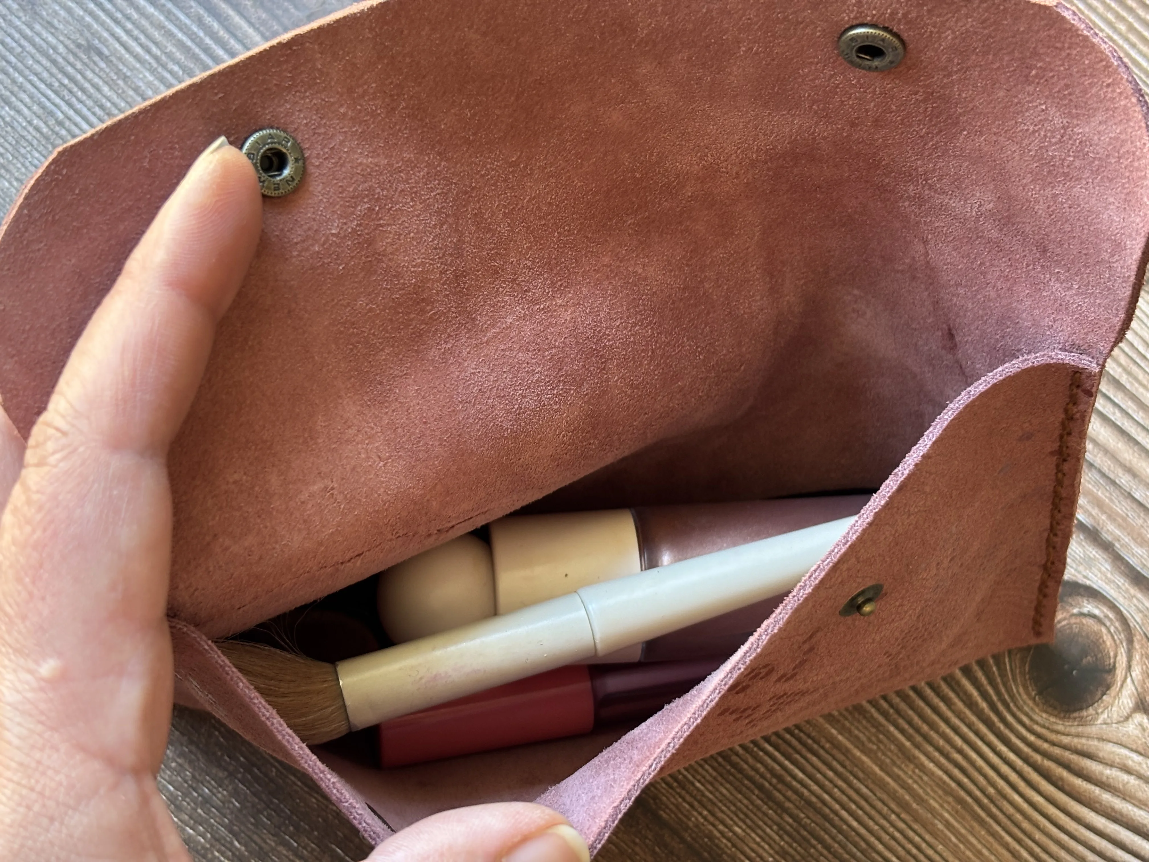 Estuche de cuero color Matuasto Rosa L 2