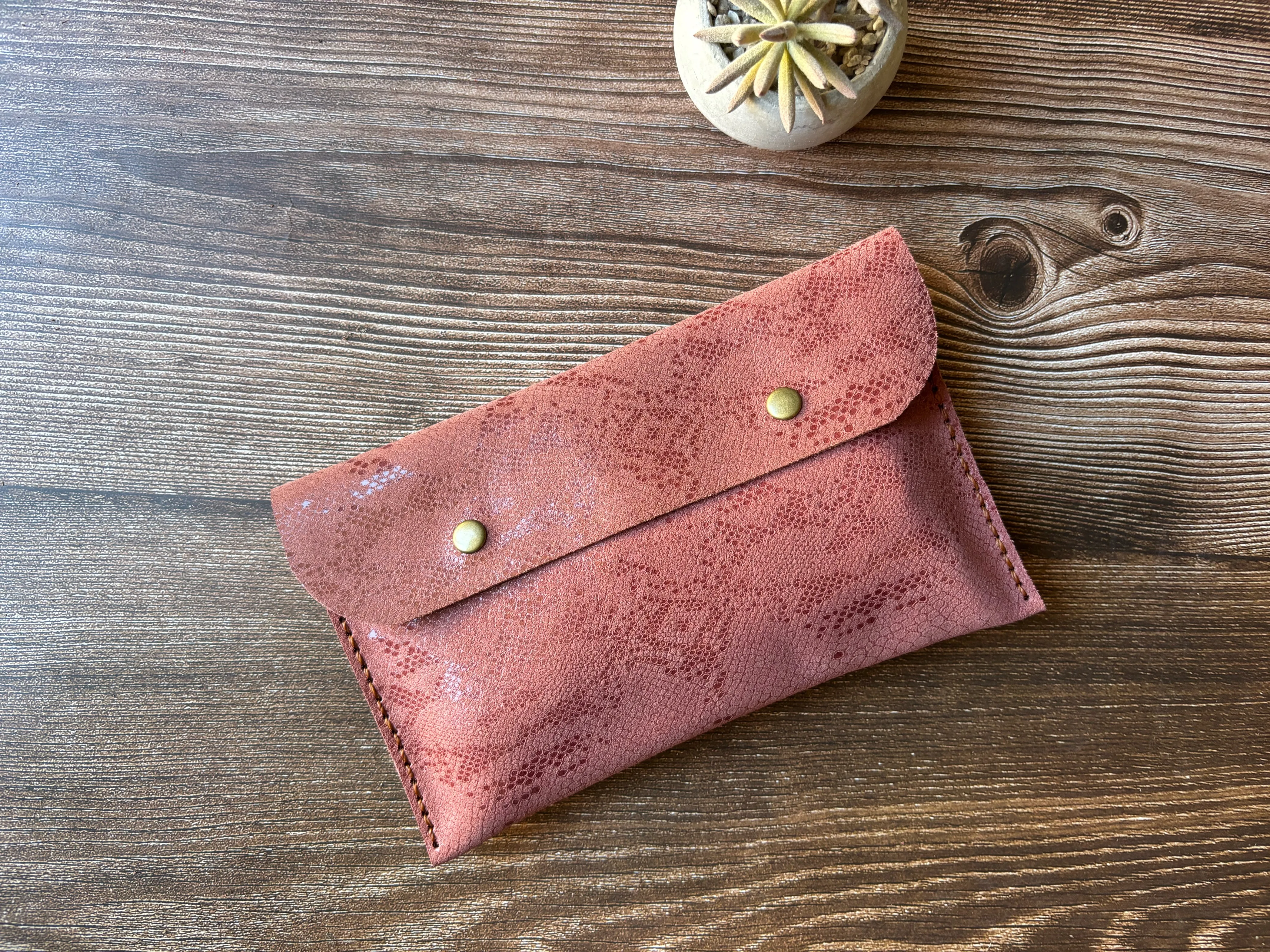 Estuche de cuero color Matuasto Rosa L 3