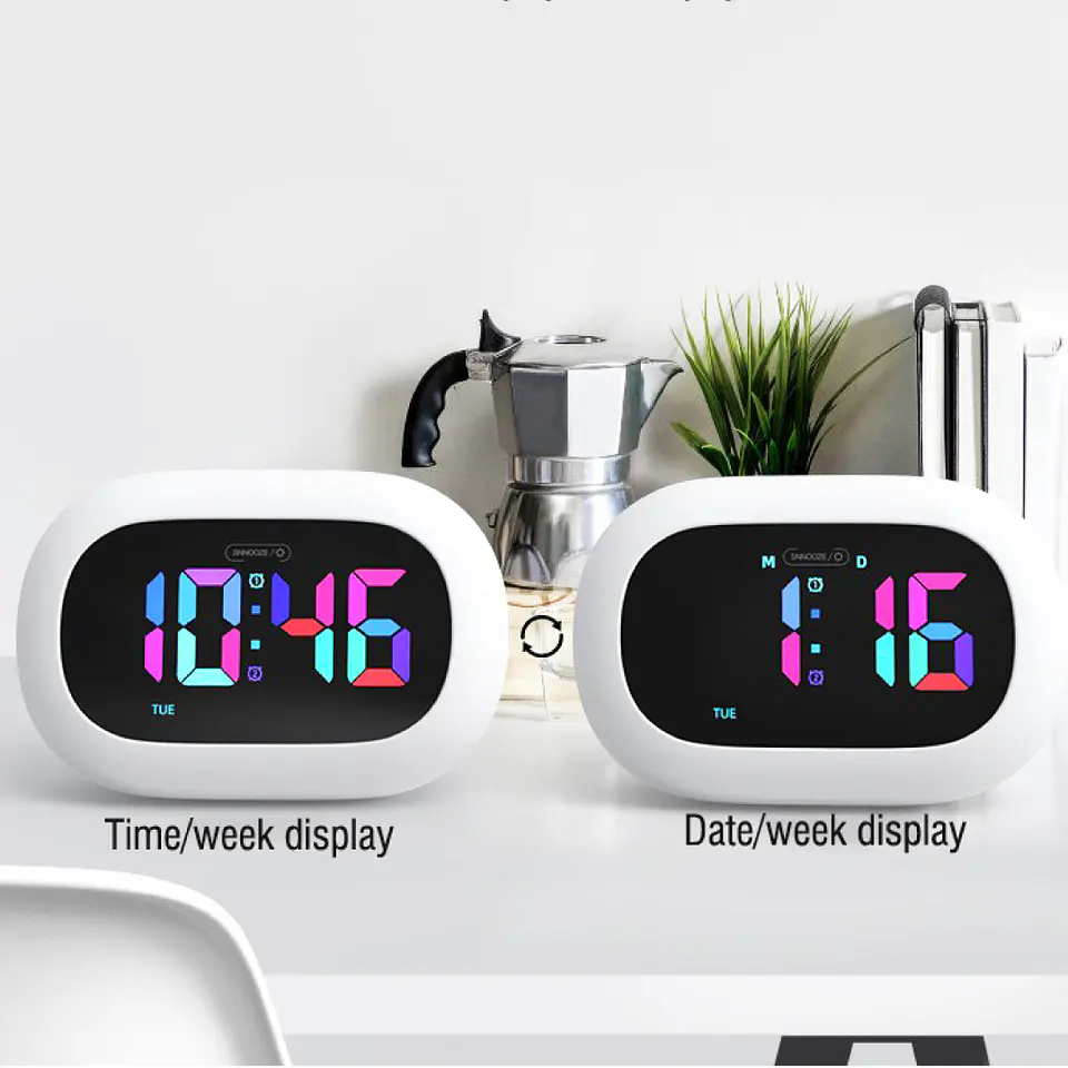 Reloj despertador con luz multicolor selectiva y función cargador de celular 7