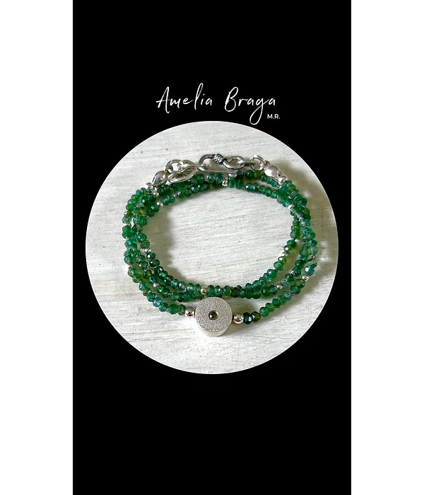 Collar aventurinas y círculo con turmalina