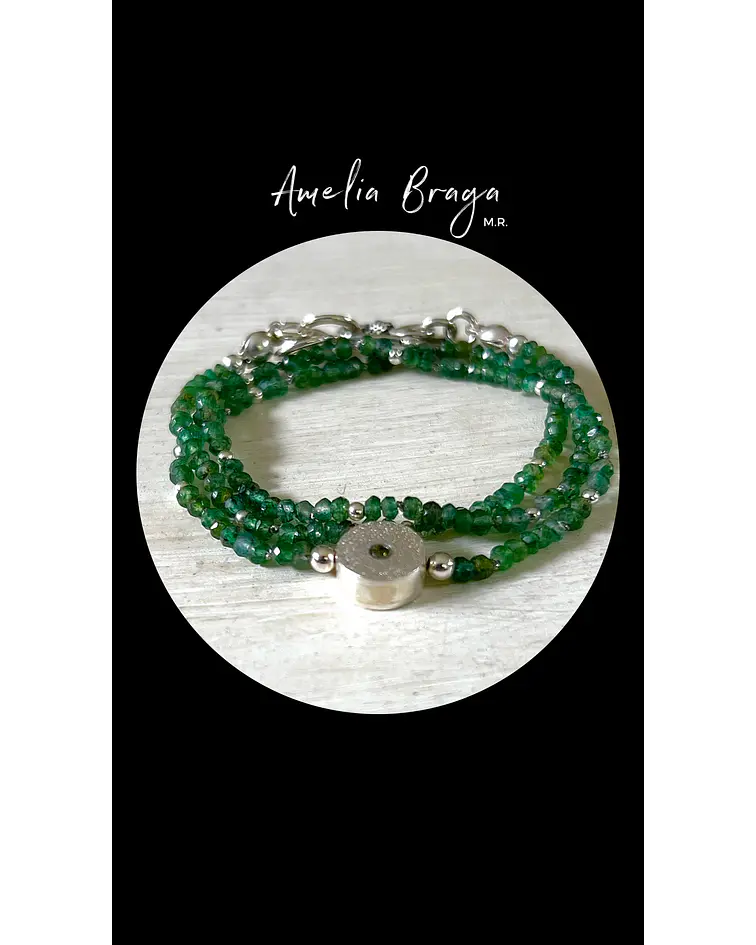 Collar aventurinas y círculo con turmalina