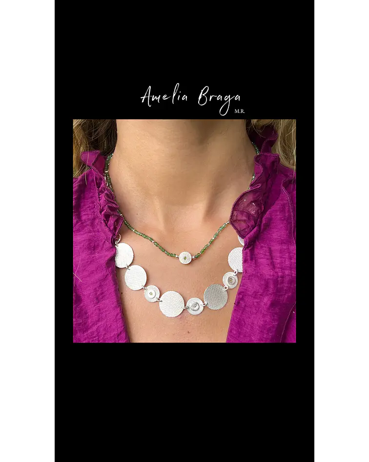 Collar aventurinas y círculo con turmalina