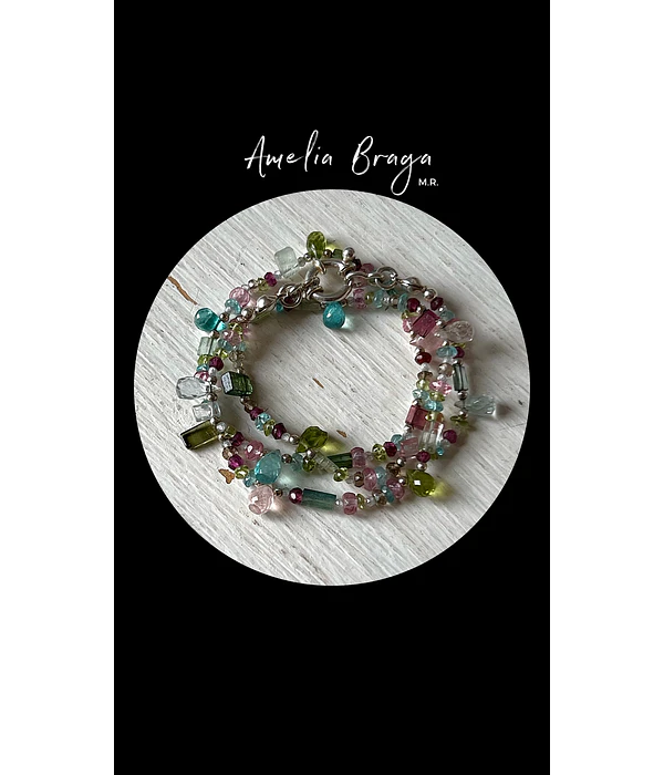 Collar piedras naturales tonos pastel 