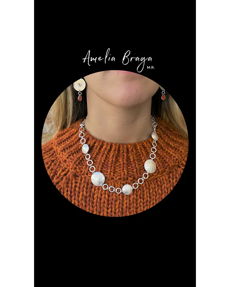 Collar círculos cóncavos 