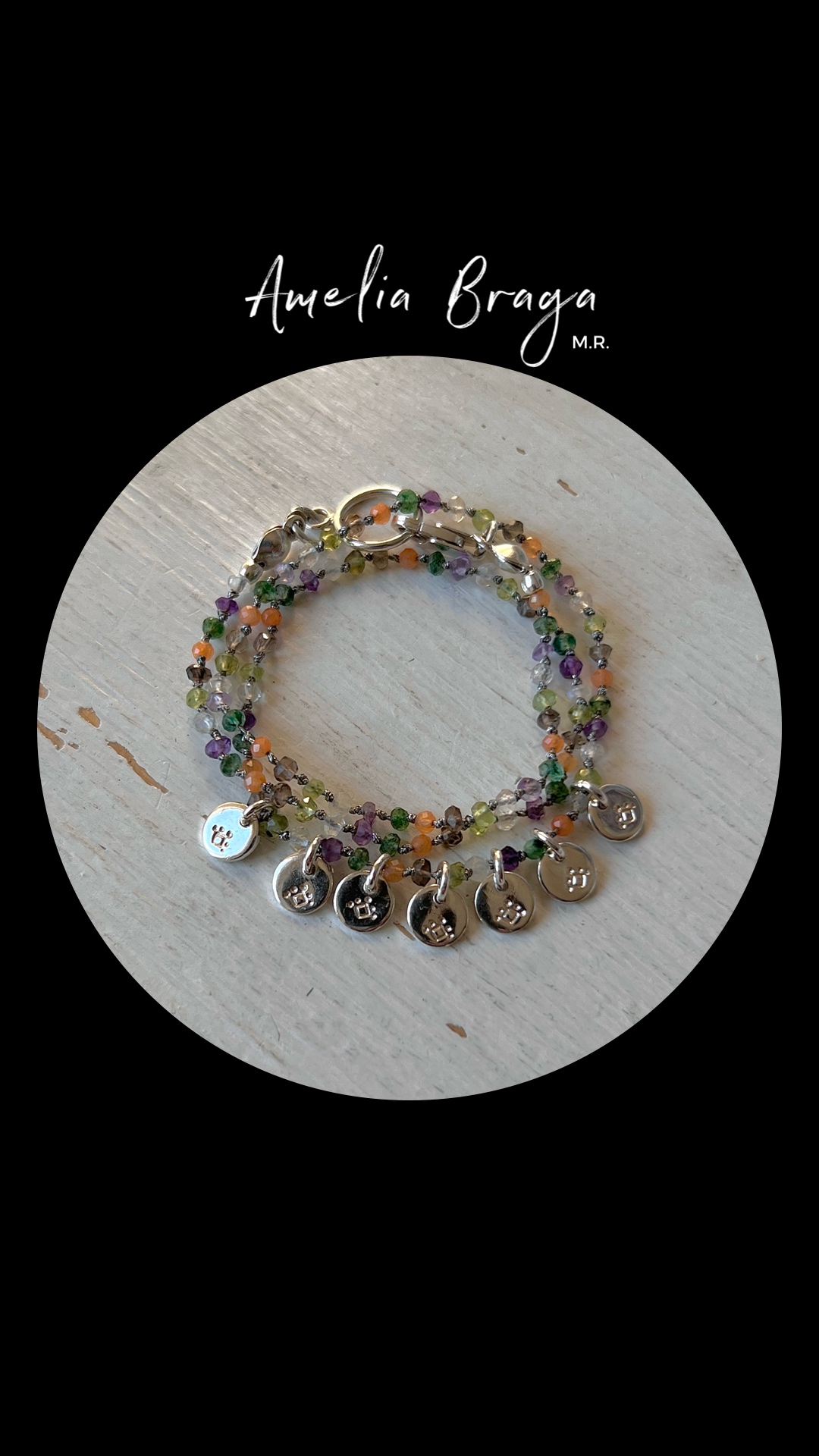 Collar multipiedras y círculos