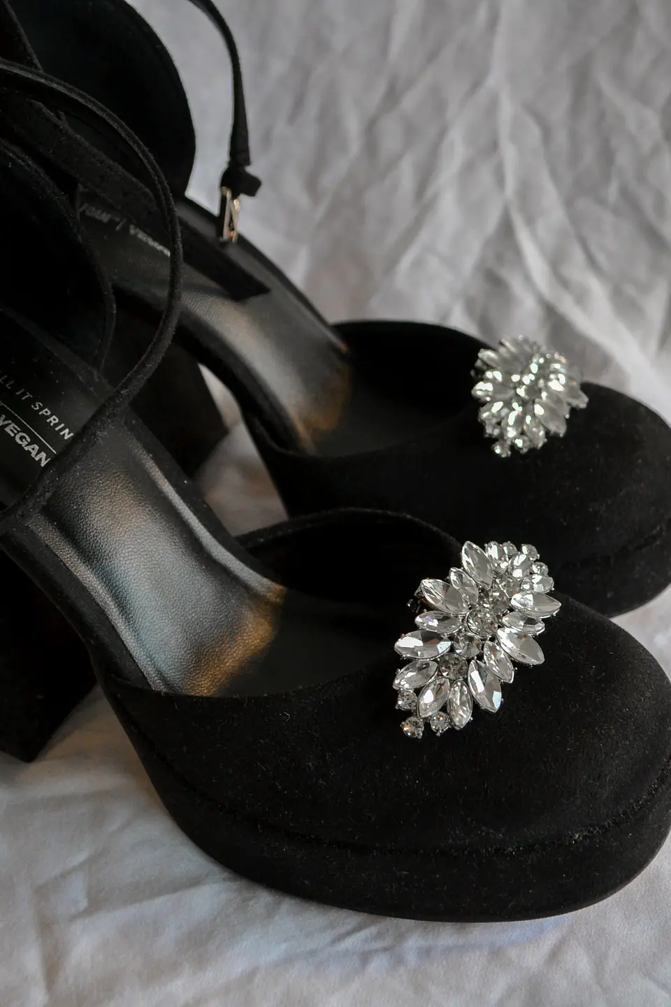 CLIP ZAPATO TUPIDO STRASS TIPO FLOR 1