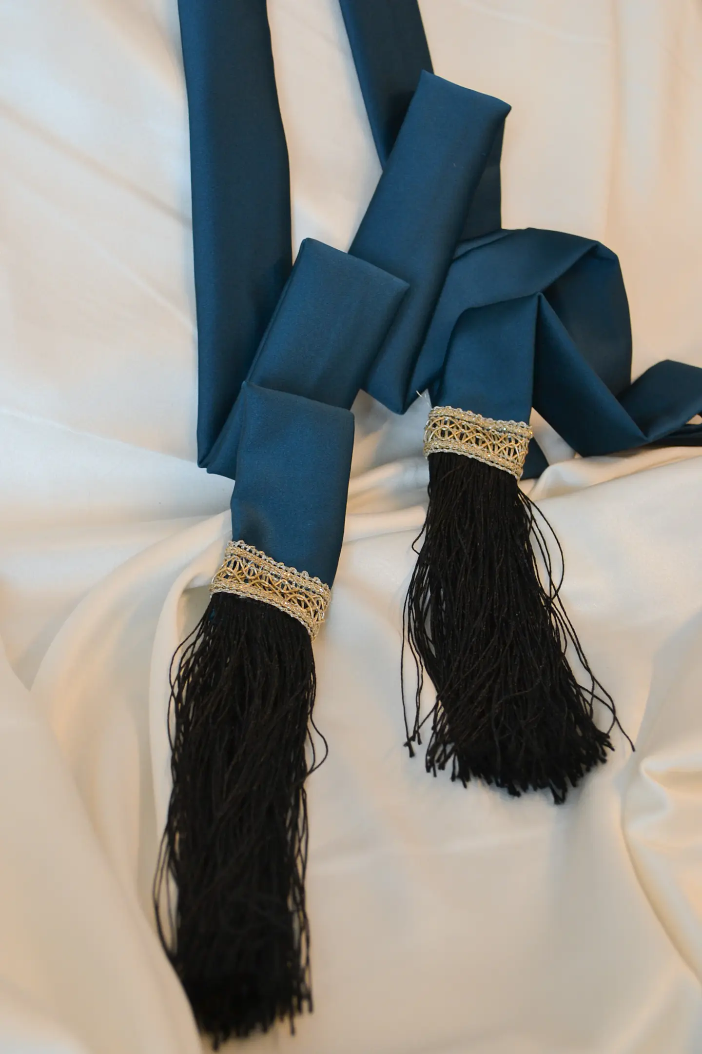 PAÑUELO FLECOS AZUL PETRÓLEO CON NEGRO 1