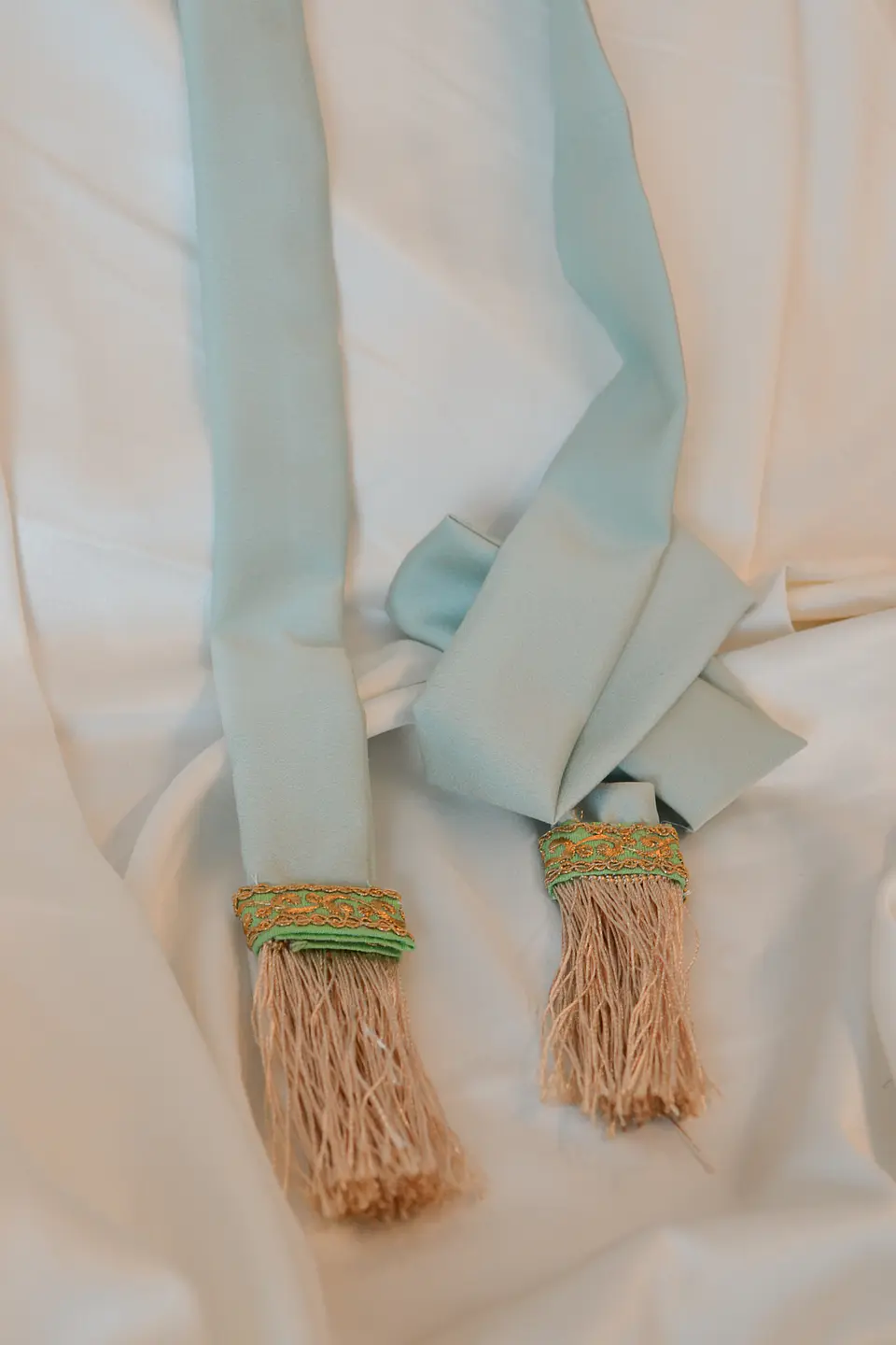 PAÑUELO FLECOS VERDE AGUA CON BEIGE 1