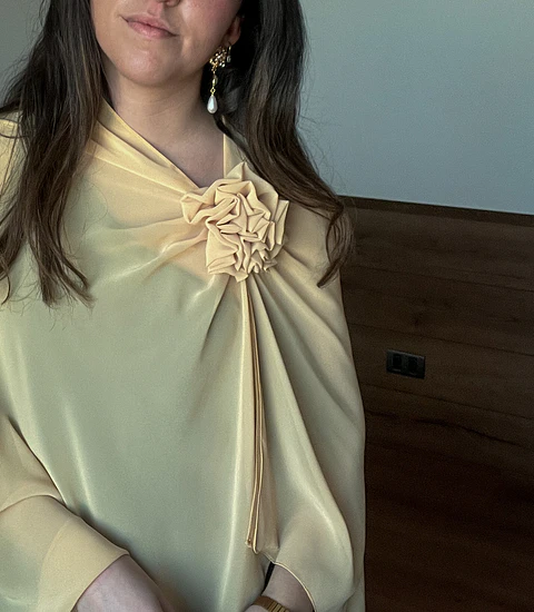 CAPA ANA AMARILLA
