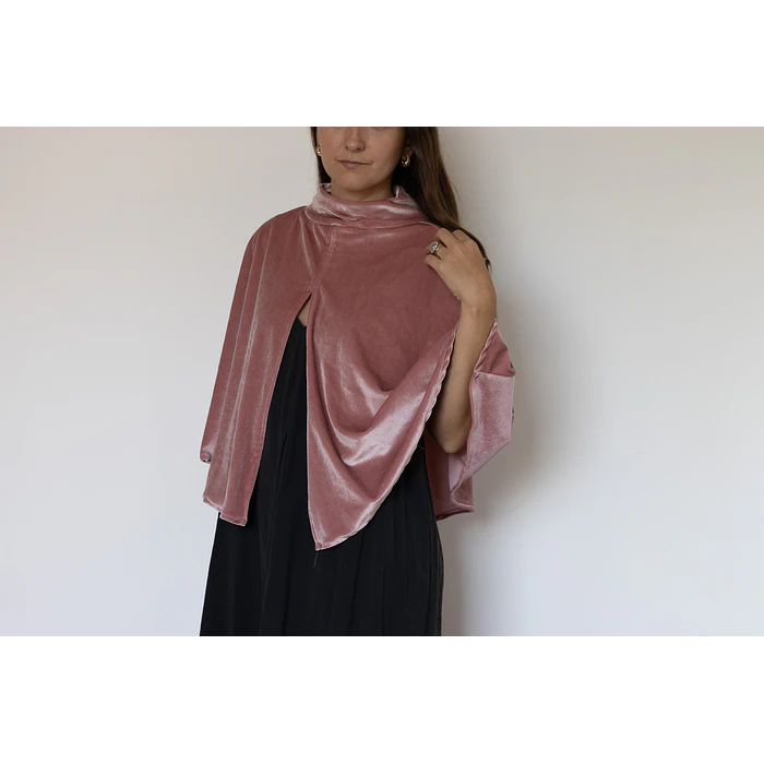 CAPA ROSADO PALIDO CON CUELLO TERCIOPELO 1