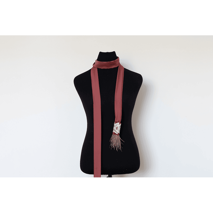 PAÑUELO PLUMAS ROJO COLONIAL 2