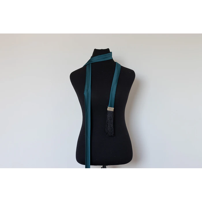 PAÑUELO FLECOS AZUL PETRÓLEO CON NEGRO 2