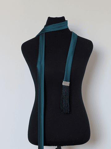 PAÑUELO FLECOS AZUL PETRÓLEO CON NEGRO