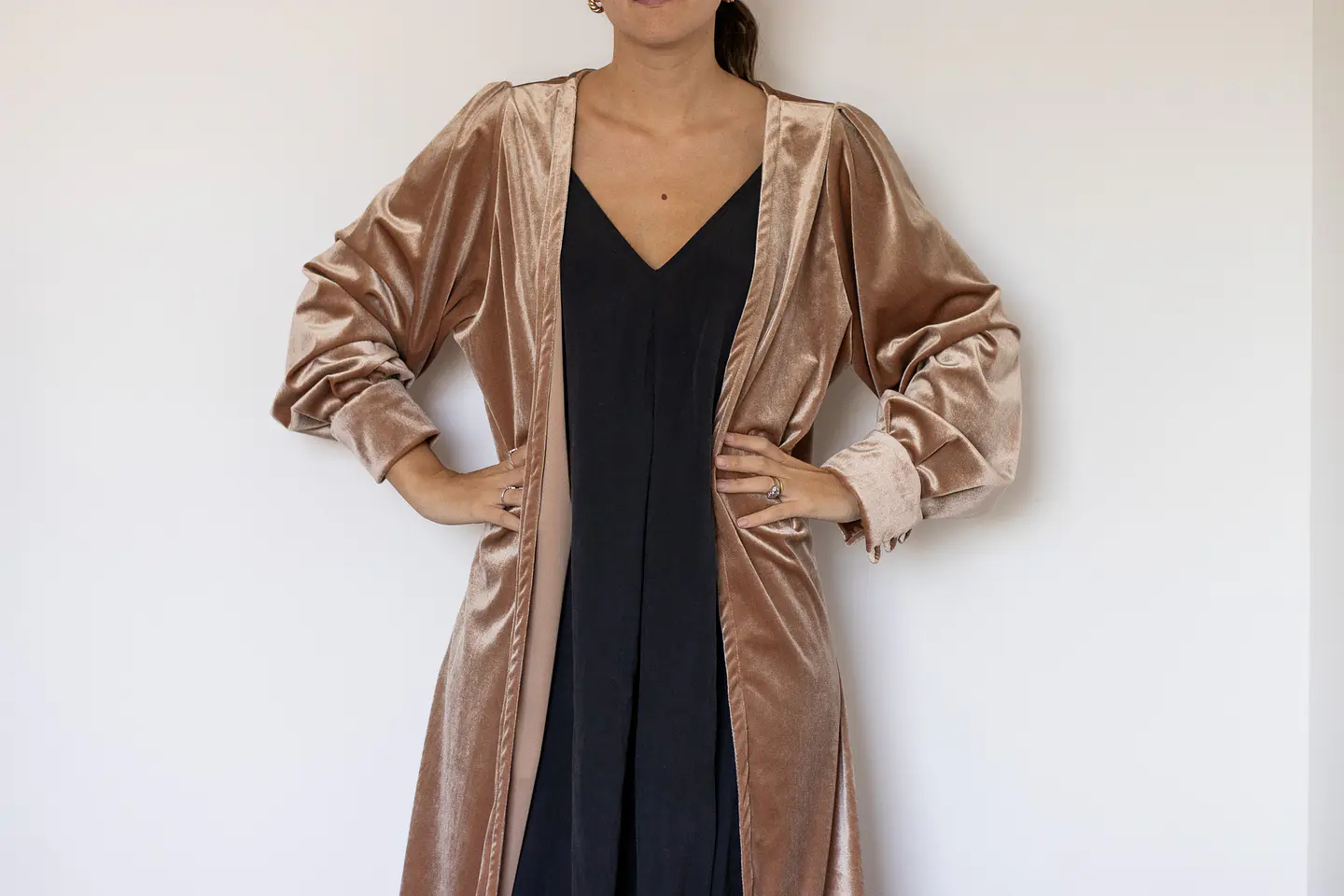 KIMONO TERCIOPELO DORADO CAMEL 1