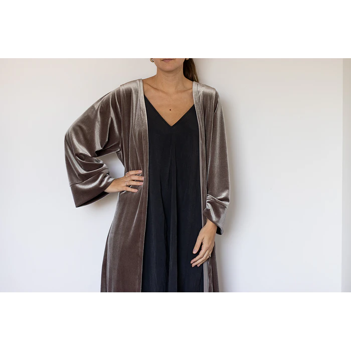 KIMONO TERCIOPELO TAUPE OSCURO 1