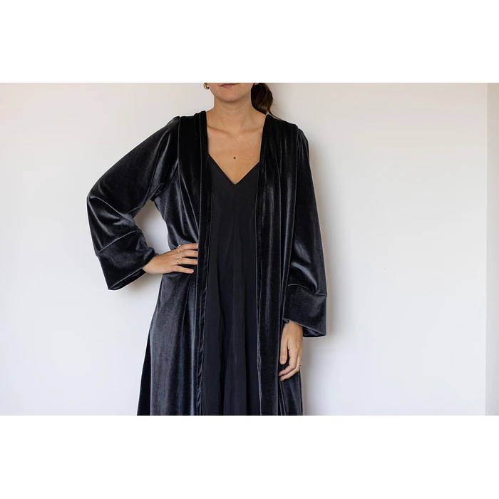 KIMONO TERCIOPELO GRIS OSCURO 1